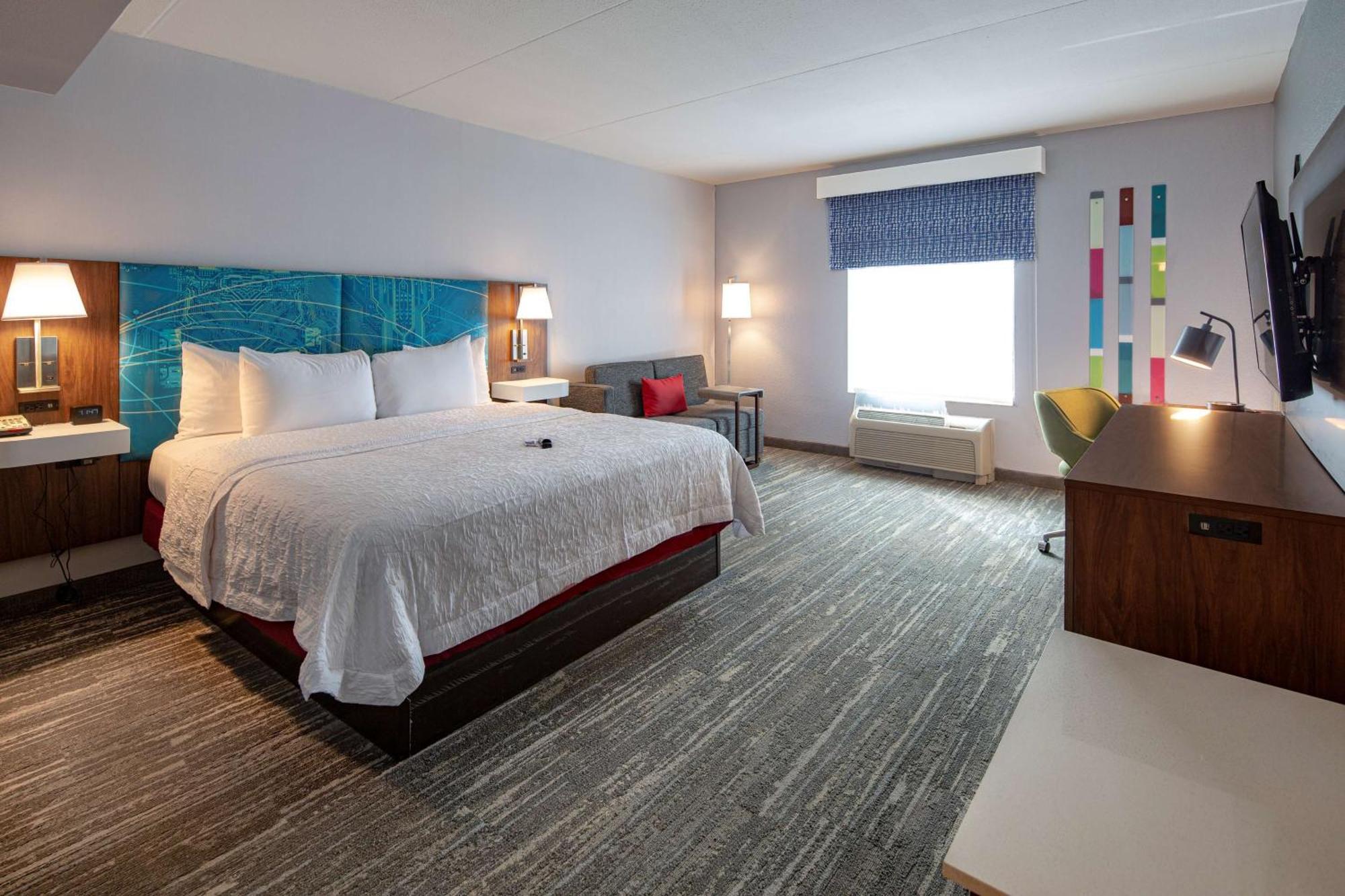 Hampton & Charlotte-airport Hotel