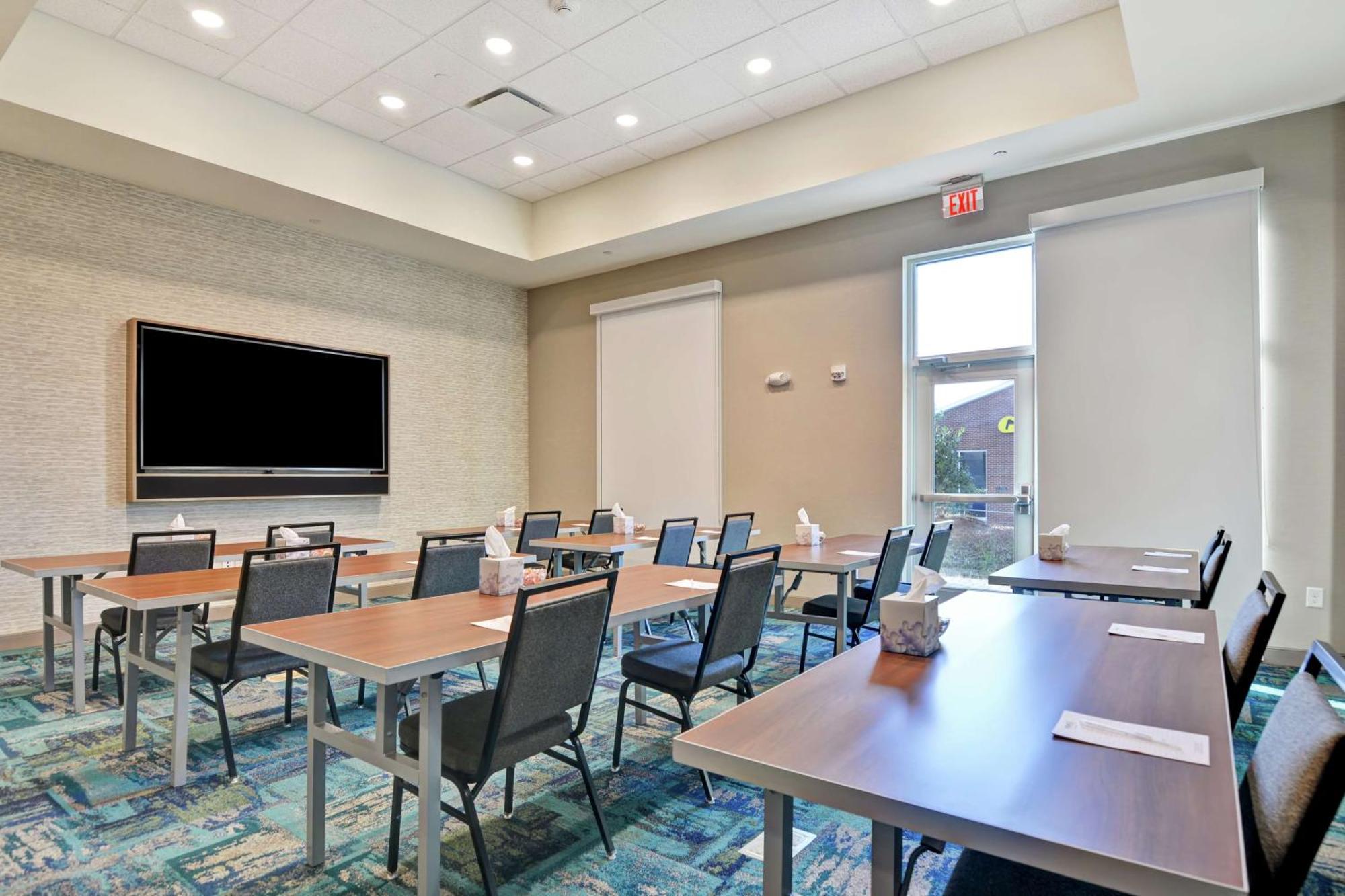 Hotel Home2 By Hilton Piper Glen 3*