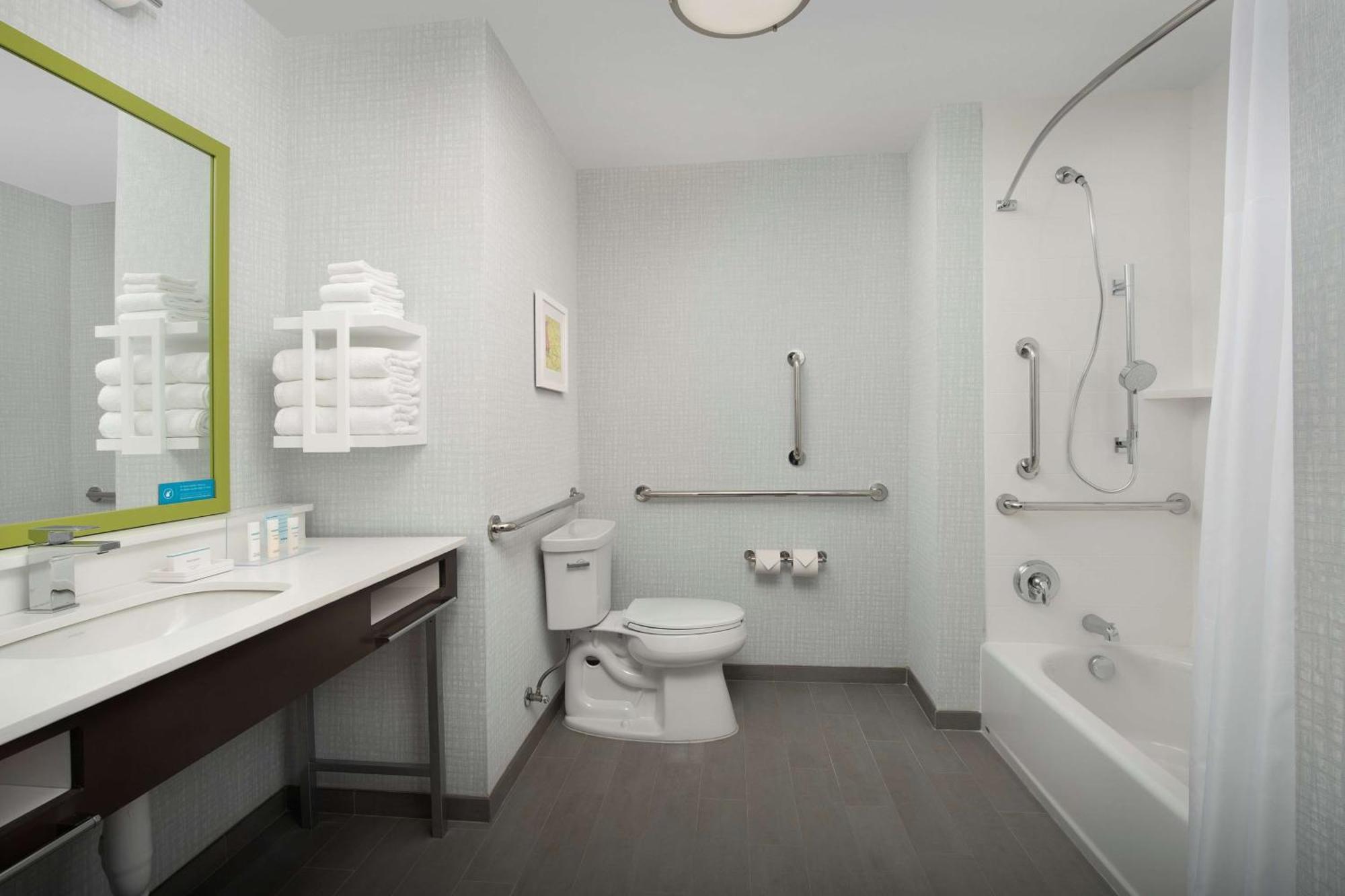 Hampton & Airport Pointe 3* Charlotte