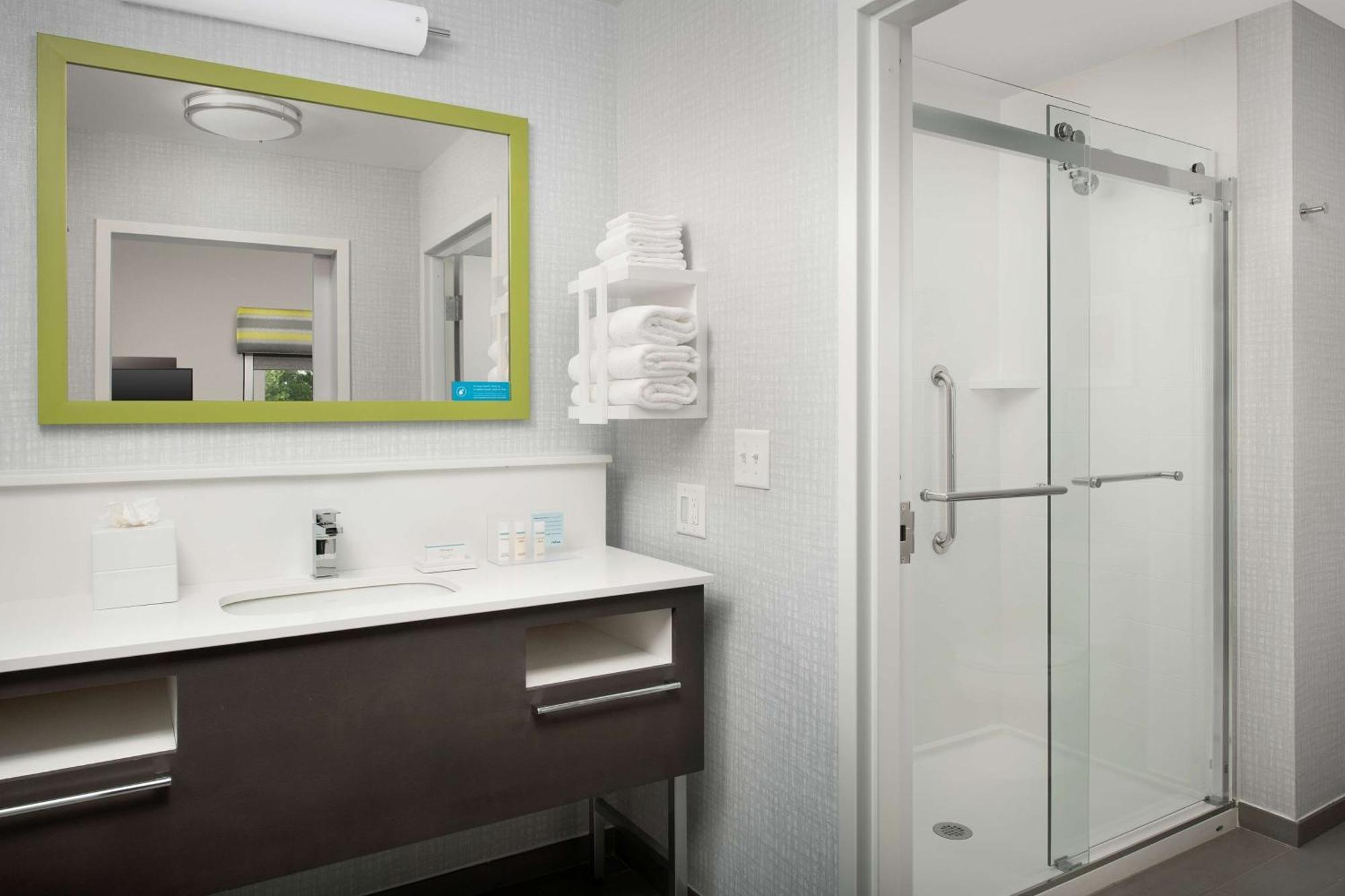 Hampton & Airport Pointe Charlotte