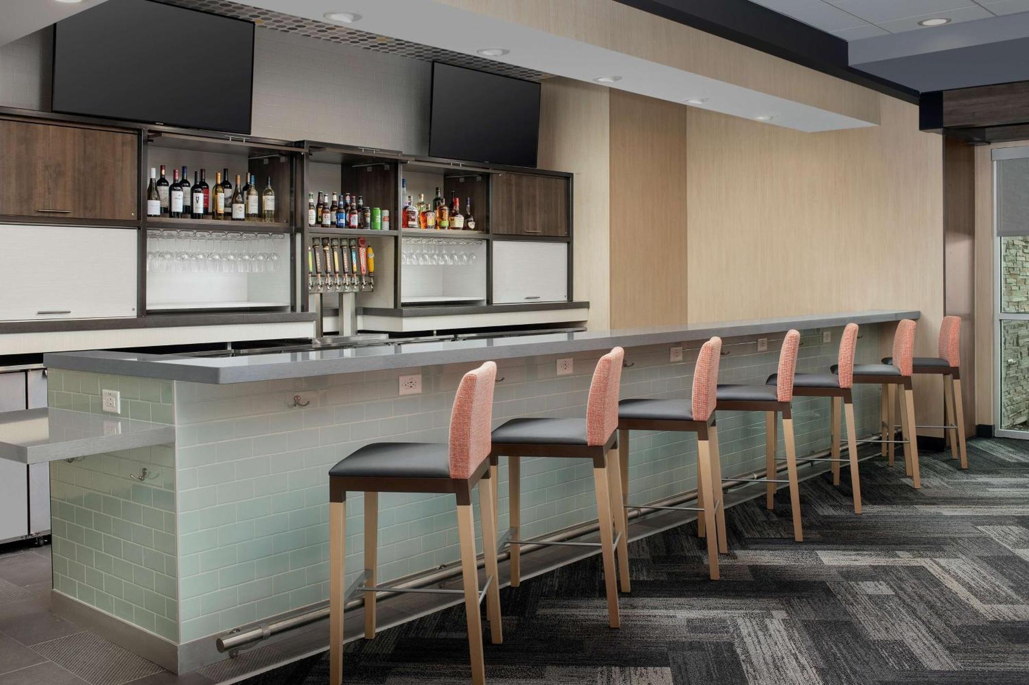 Hampton & Airport Pointe Hotel Charlotte