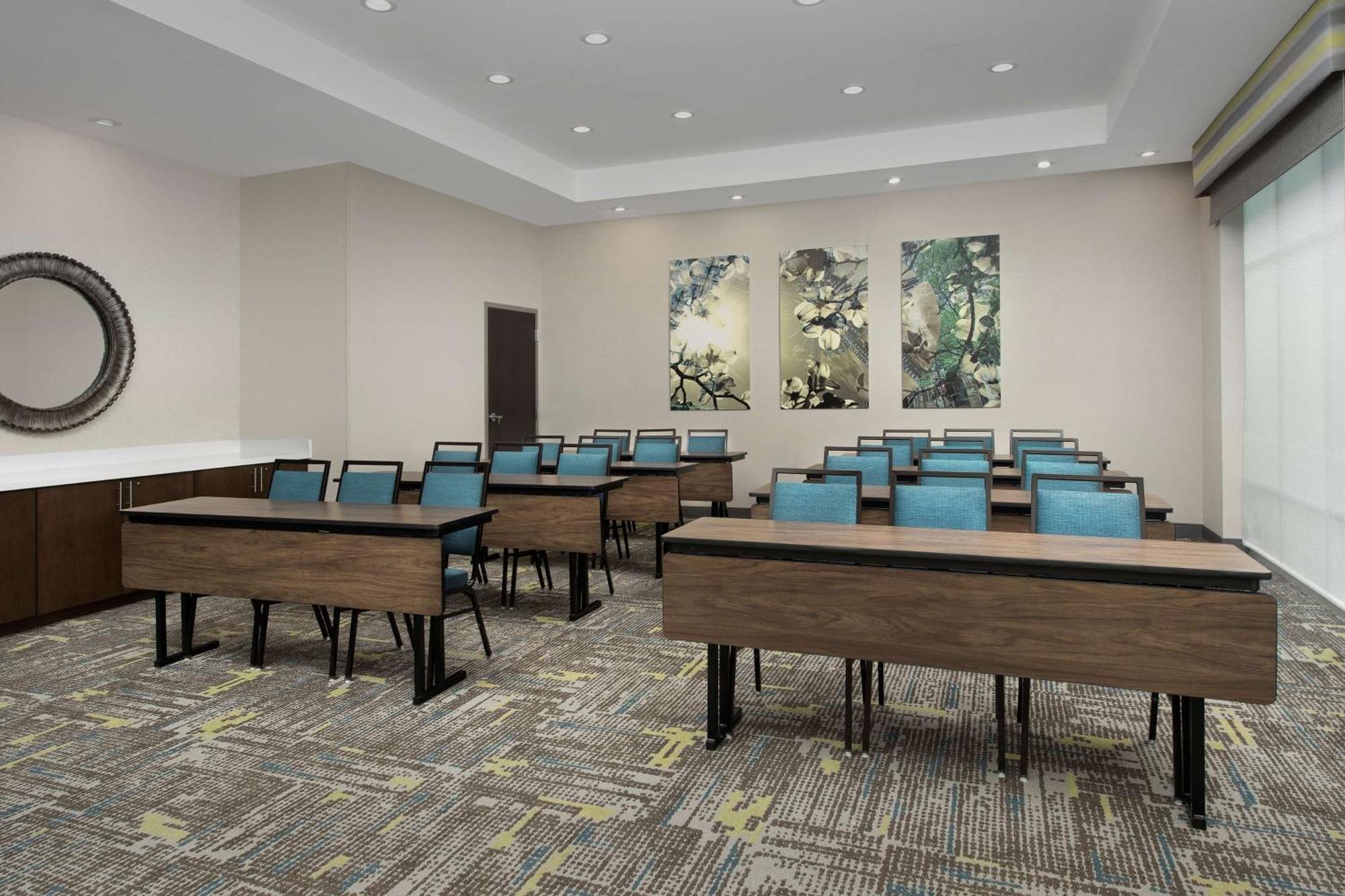 Hampton & Airport Pointe Charlotte