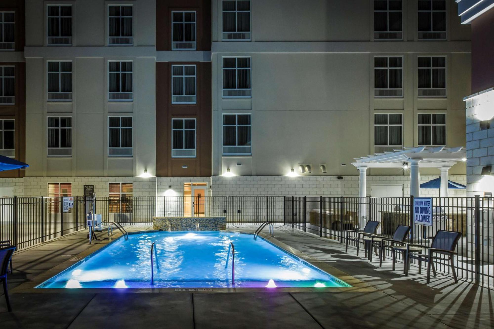 Homewood By Hilton Ballantyne, Nc 3*