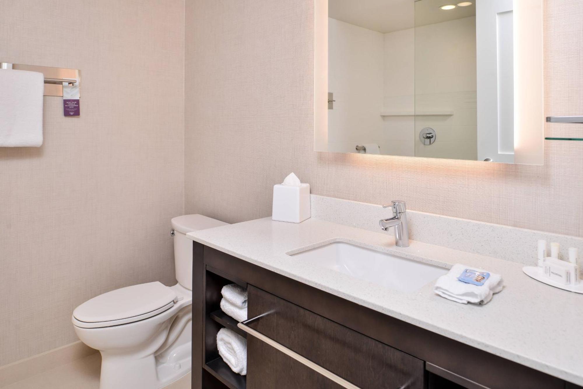 By Marriott Northlake Hotel Charlotte