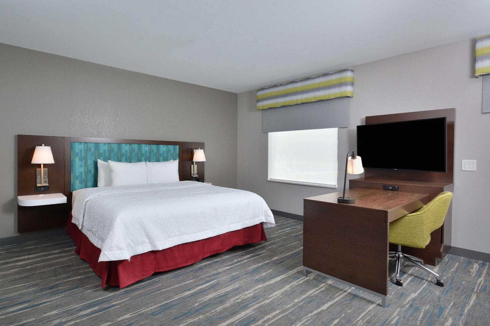 Hampton & North I 485 Hotel