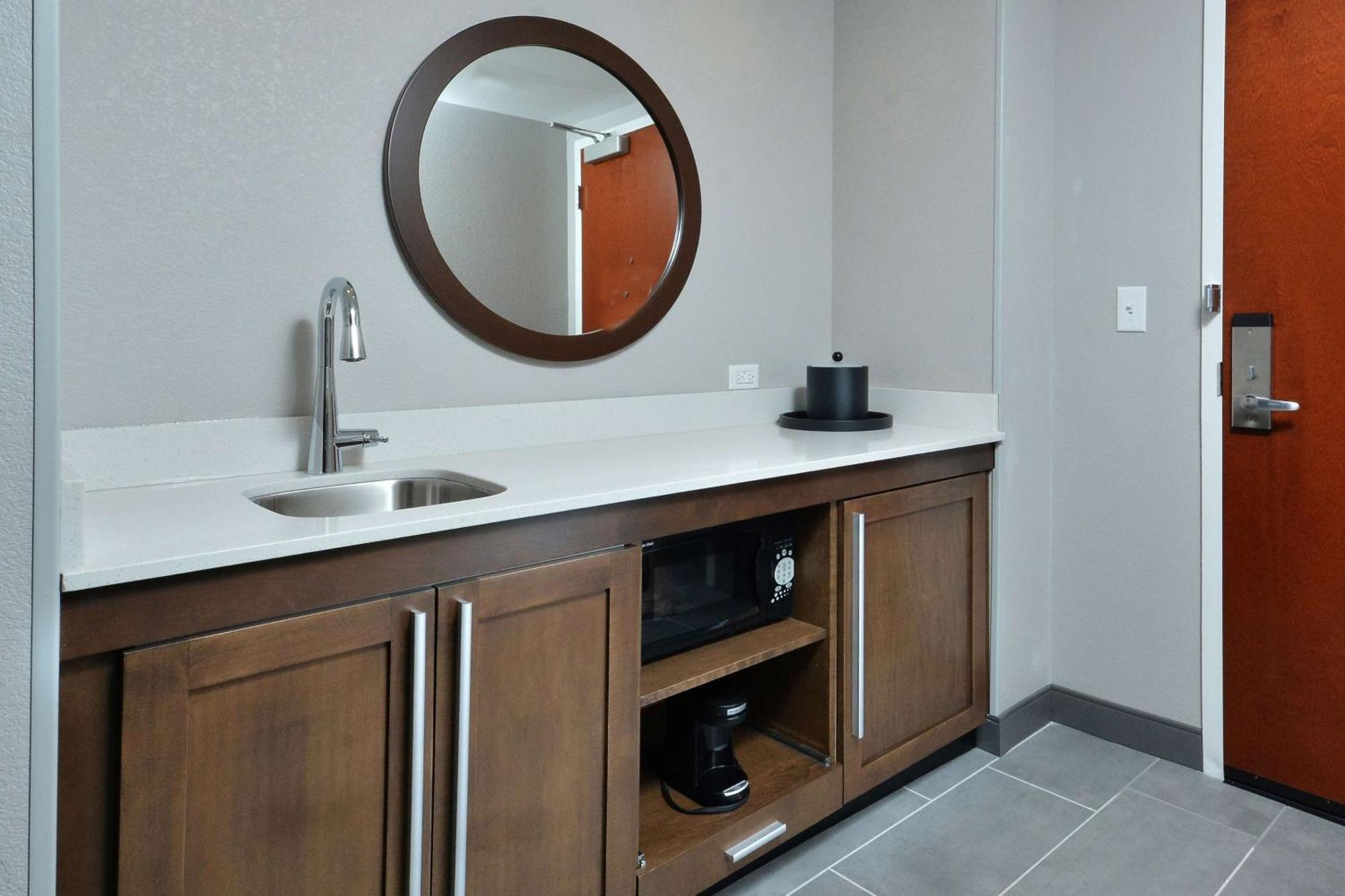 Hampton & North I 485 Hotel Charlotte