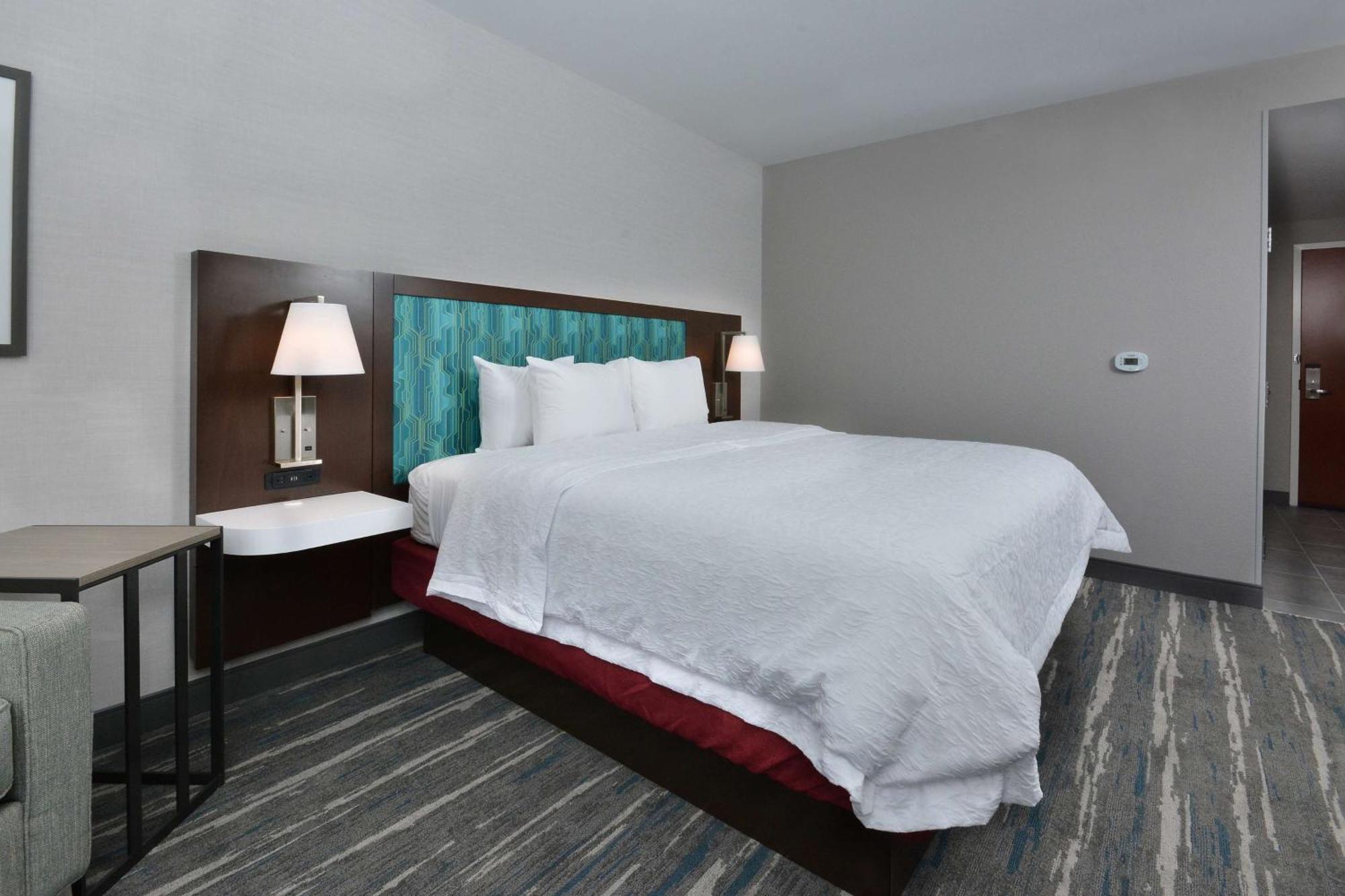 Hampton & North I 485 Hotel Charlotte