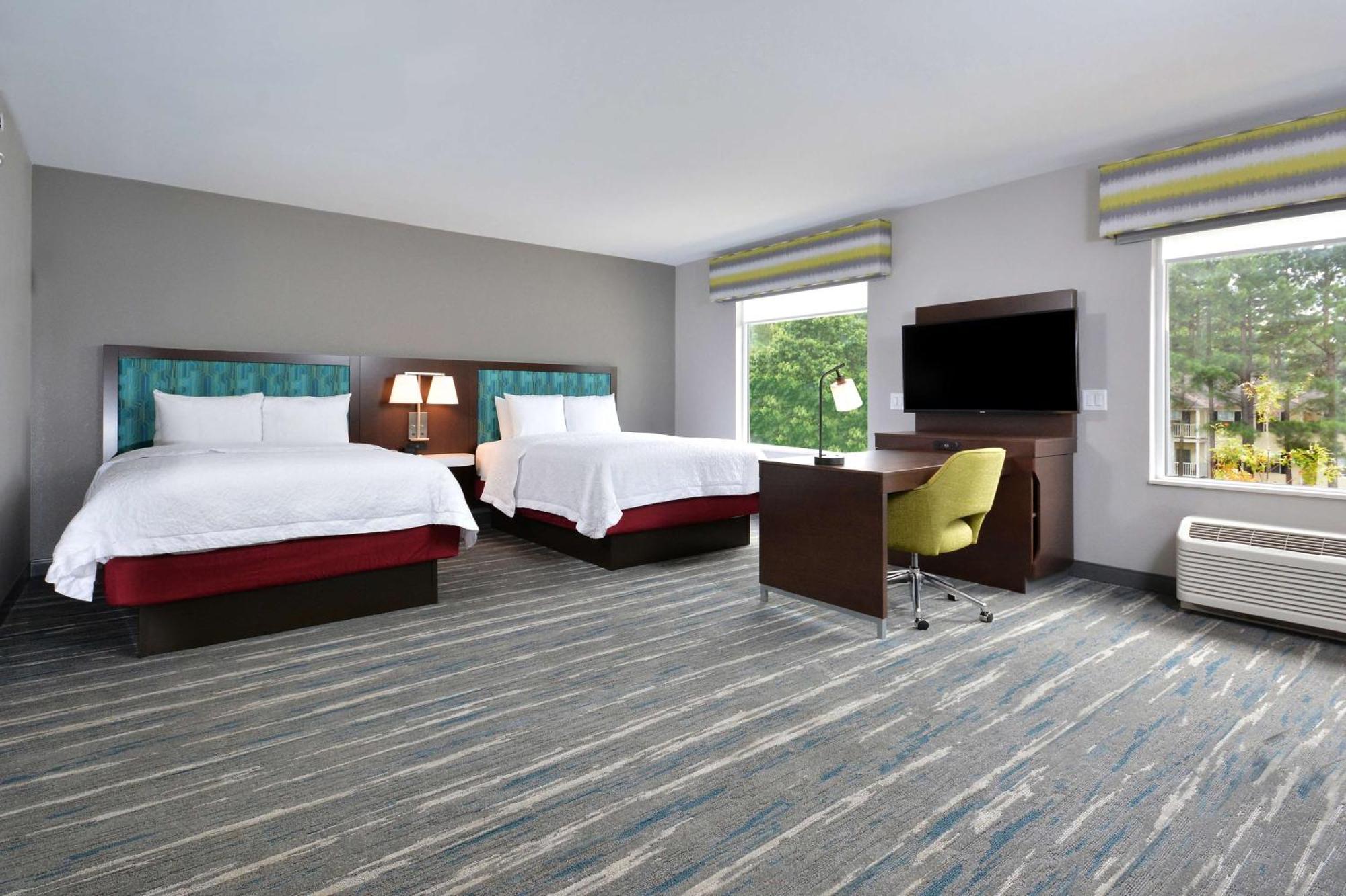Hampton & North I 485 Hotel 3*