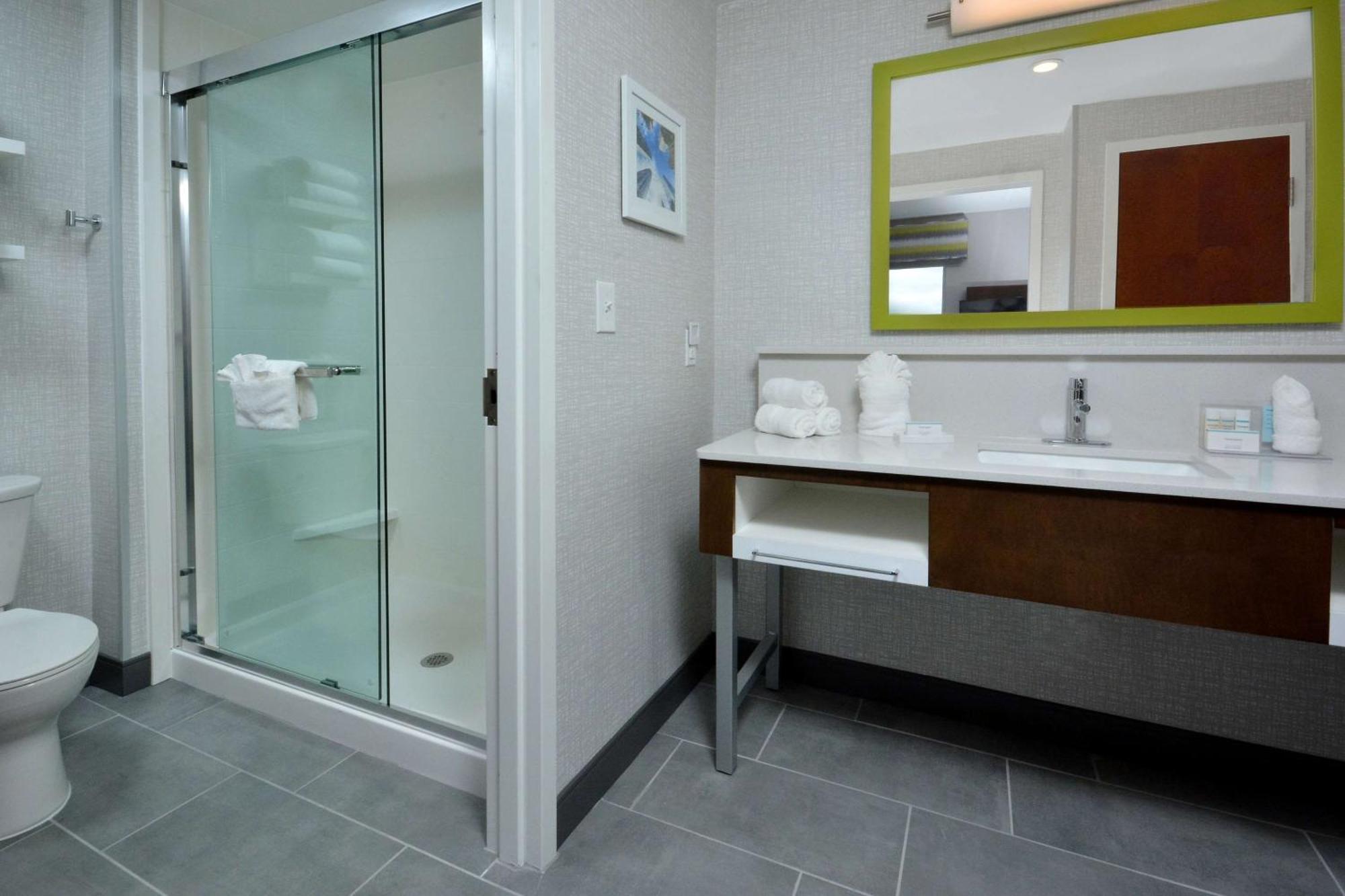 Hampton & North I 485 Hotel