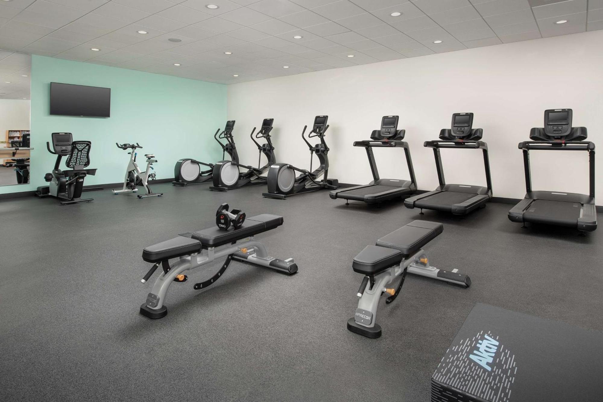 Hotel Tru By Hilton Airport Pointe 3*