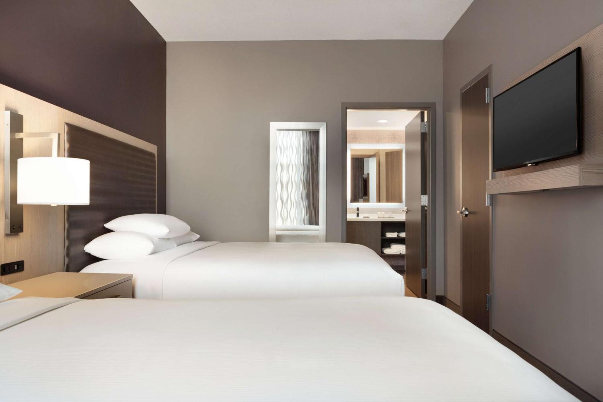 Embassy By Hilton Uptown 4*
