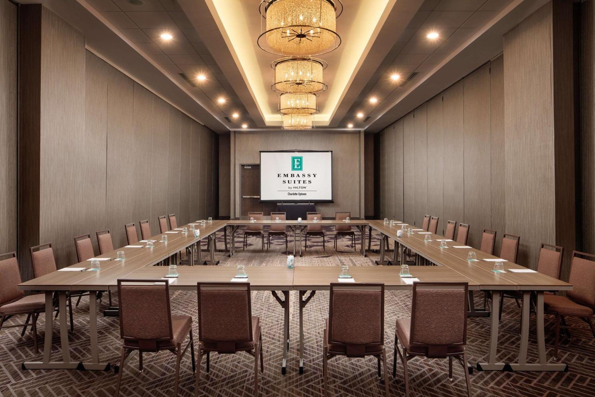 Embassy By Hilton Uptown 4*