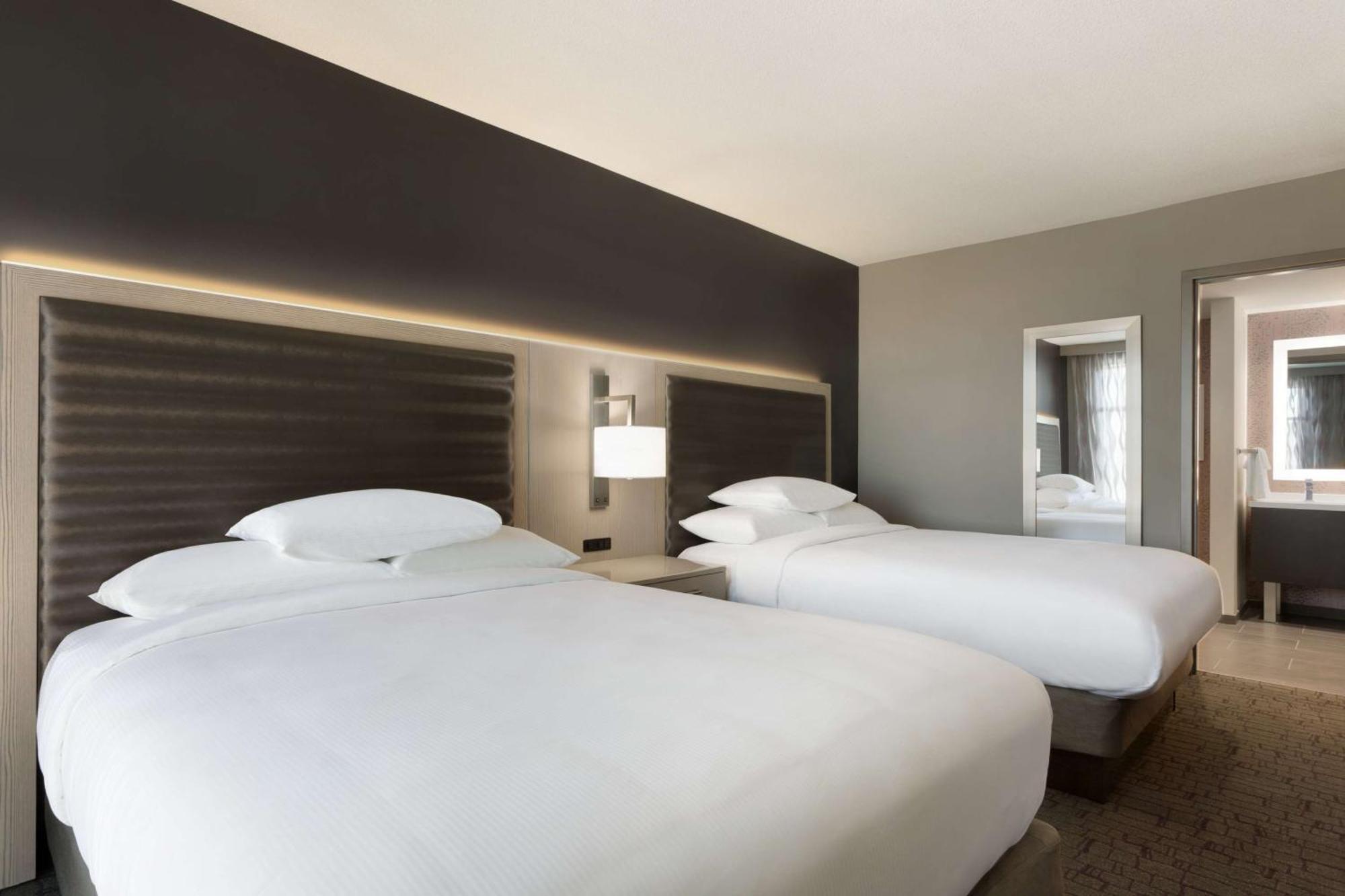 Hotel Embassy By Hilton Uptown Charlotte