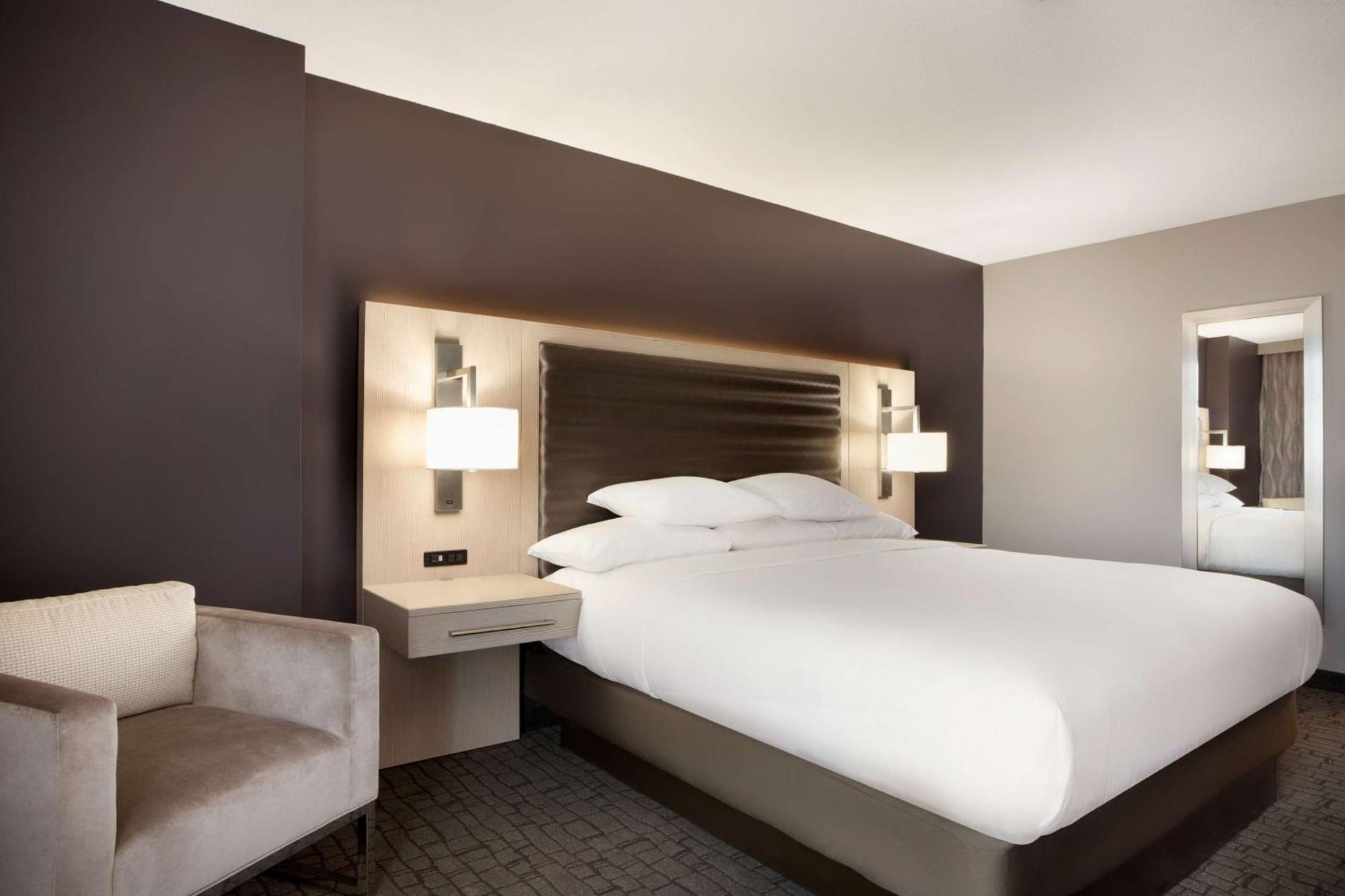 Embassy By Hilton Uptown 4*