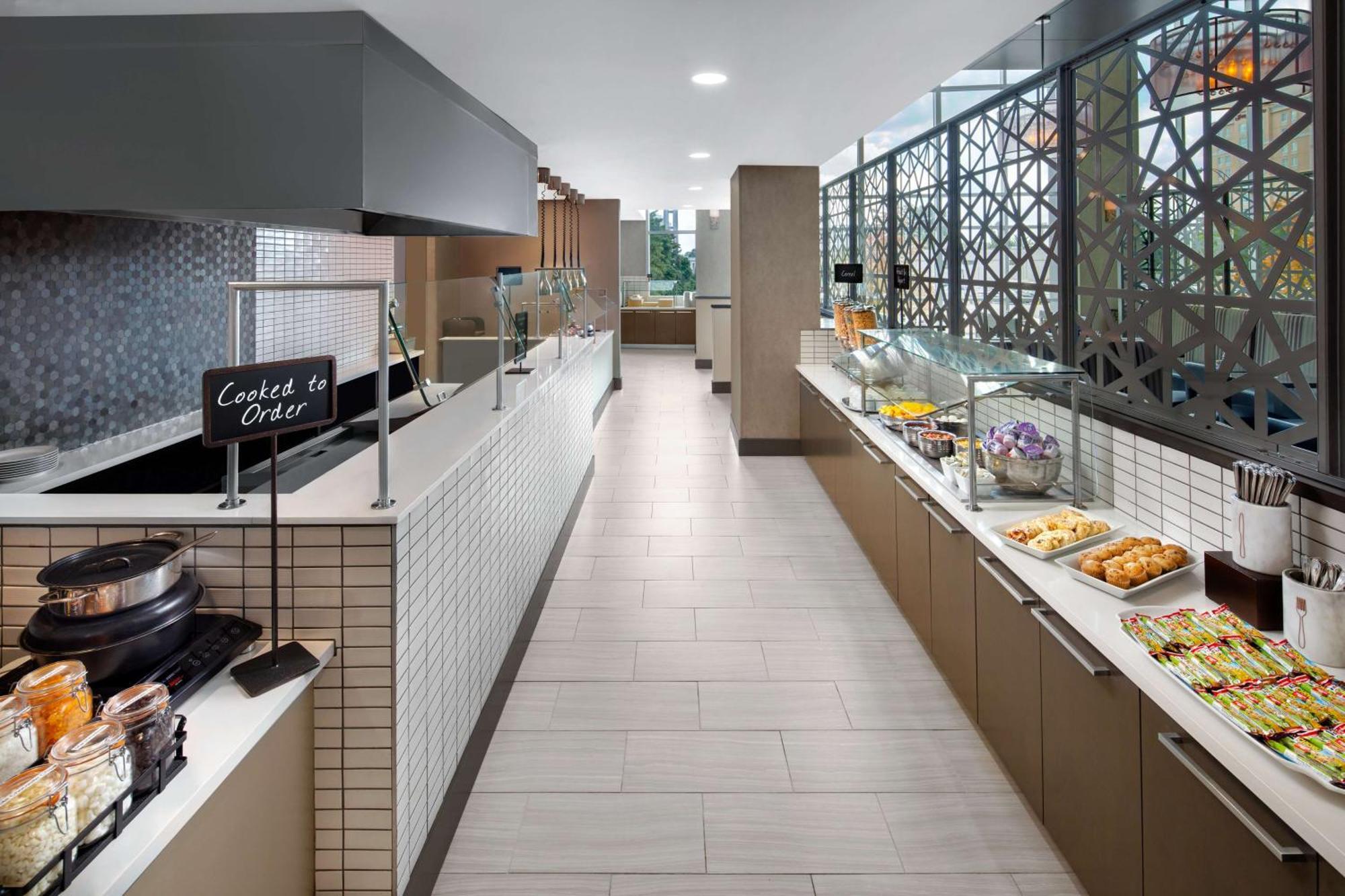 Embassy By Hilton Uptown 4*