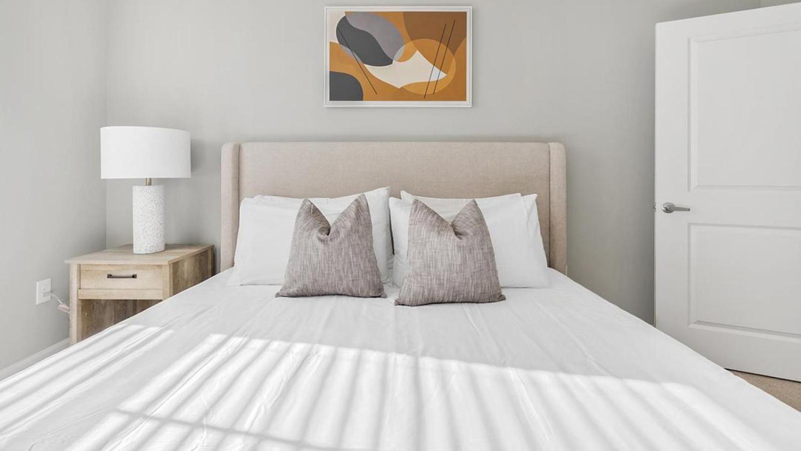 Landing Modern With Amazing Amenities Apartment