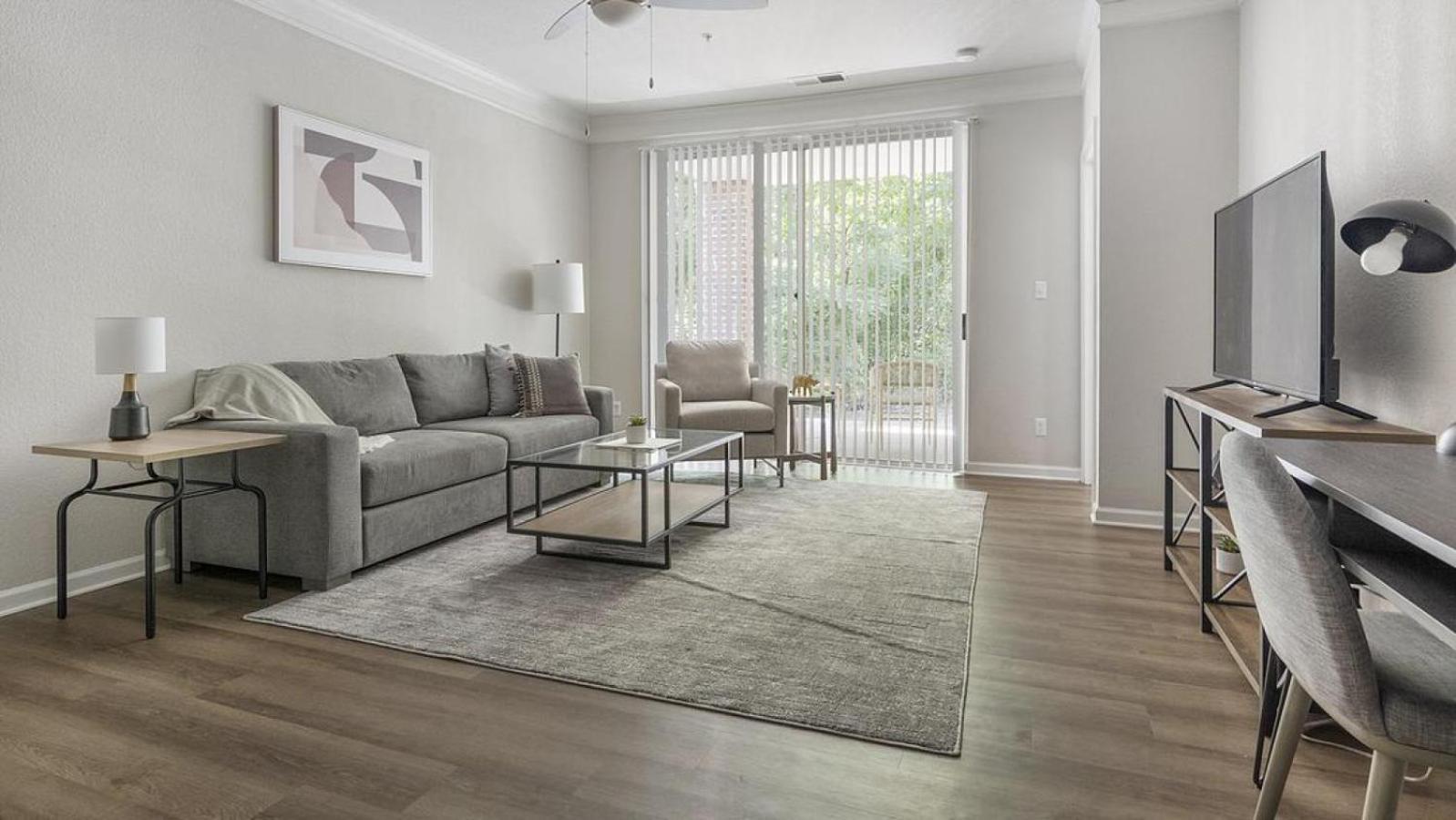 Landing - Modern With Amazing Amenities Charlotte