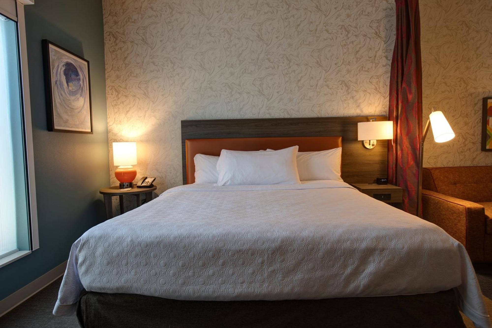Hotel Home2 By Hilton Uptown 3*