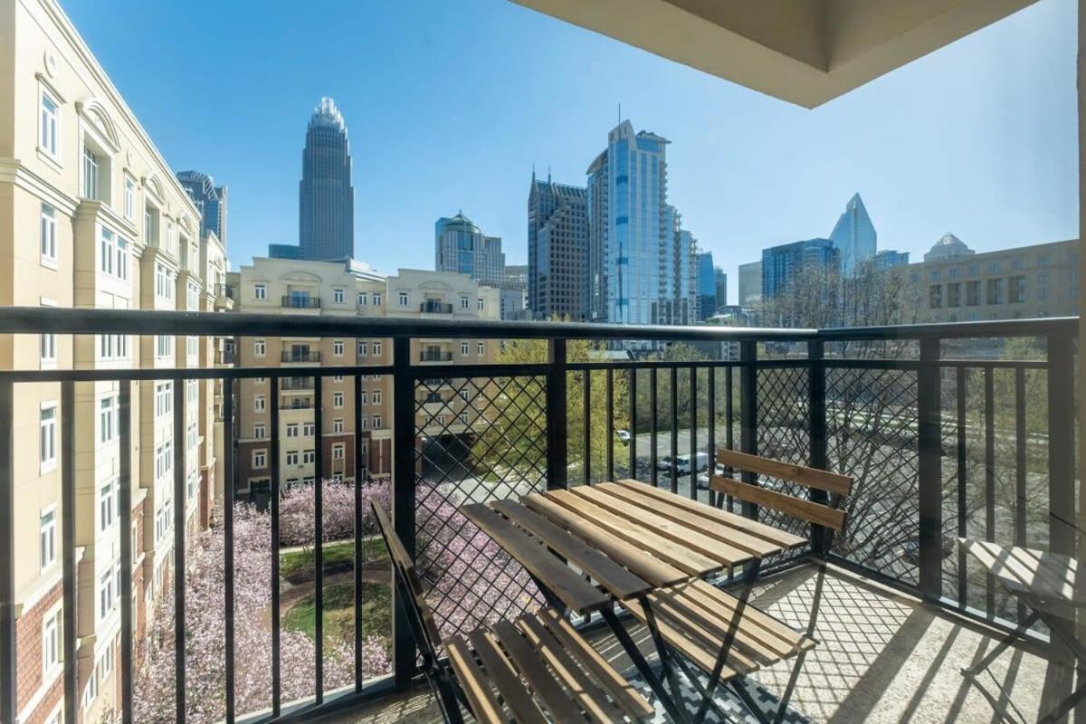3br Premium Downtown With Office & Gym Apartment Charlotte
