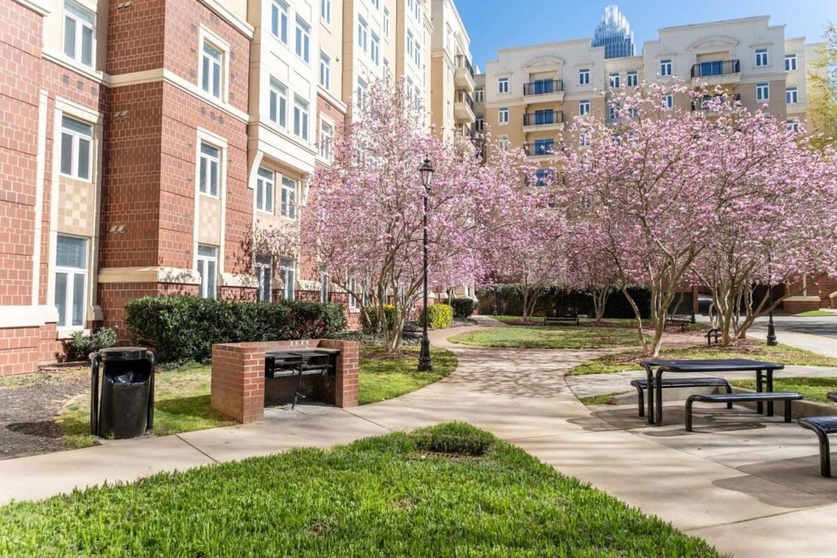 Apartment 3br Premium Downtown With Office & Gym *