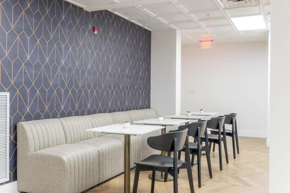 3br Premium Downtown With Office & Gym *