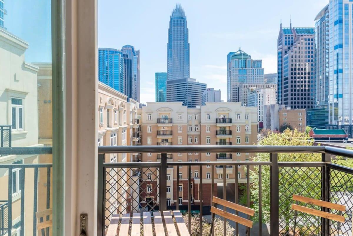 3br Premium Downtown With Office & Gym Apartment *