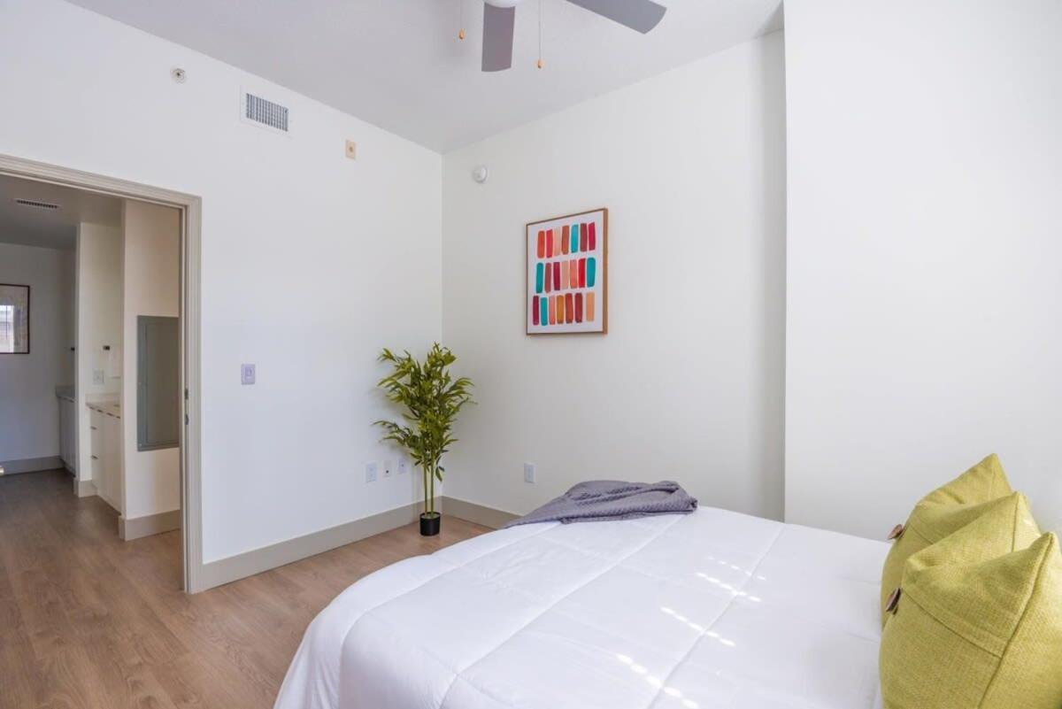 3br Premium Downtown With Office & Gym