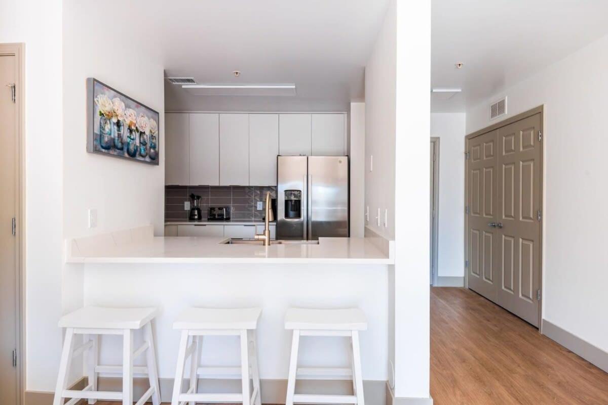 3br Premium Downtown With Office & Gym * Charlotte