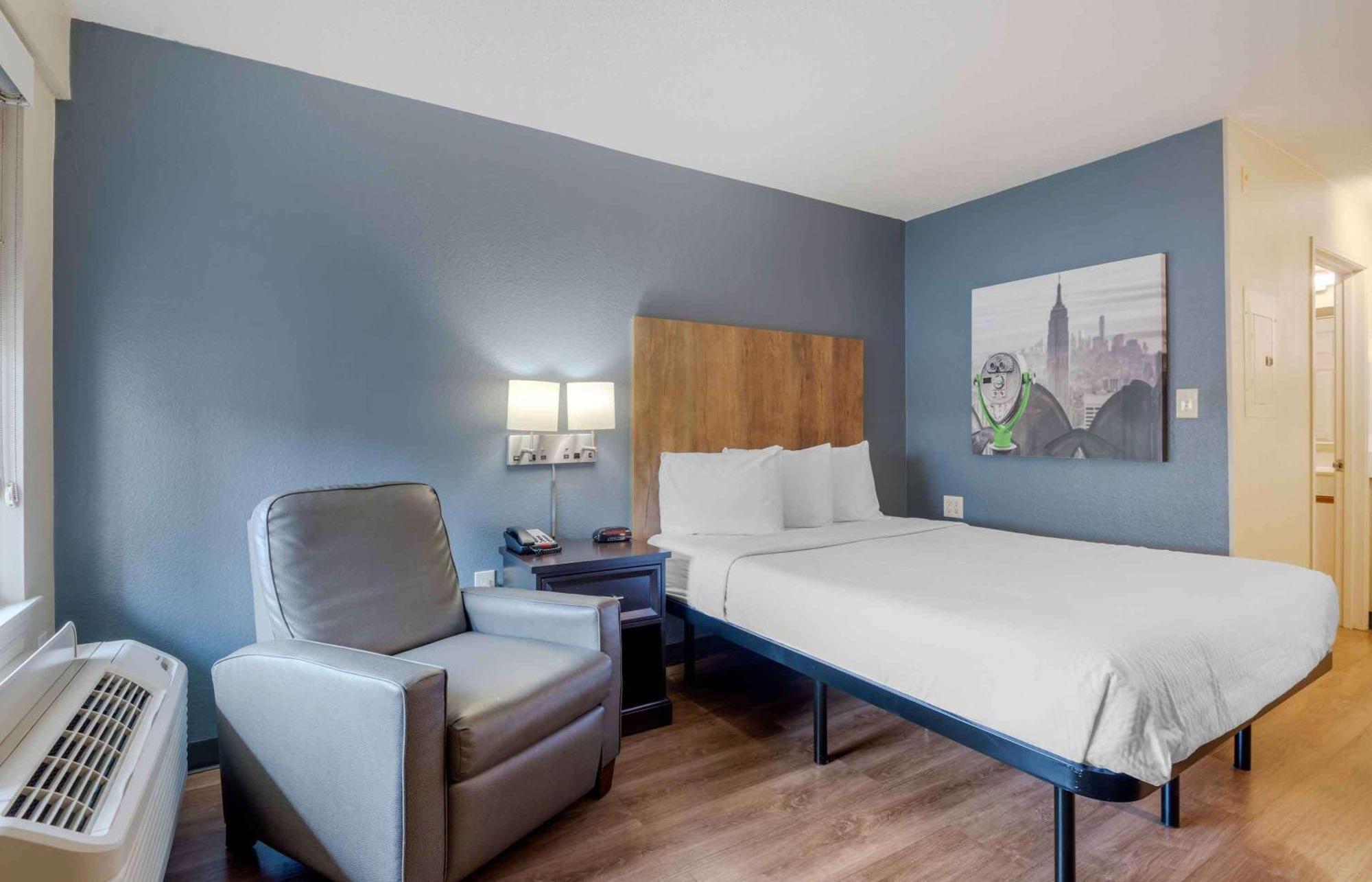 Extended America Select - - Airport Hotel