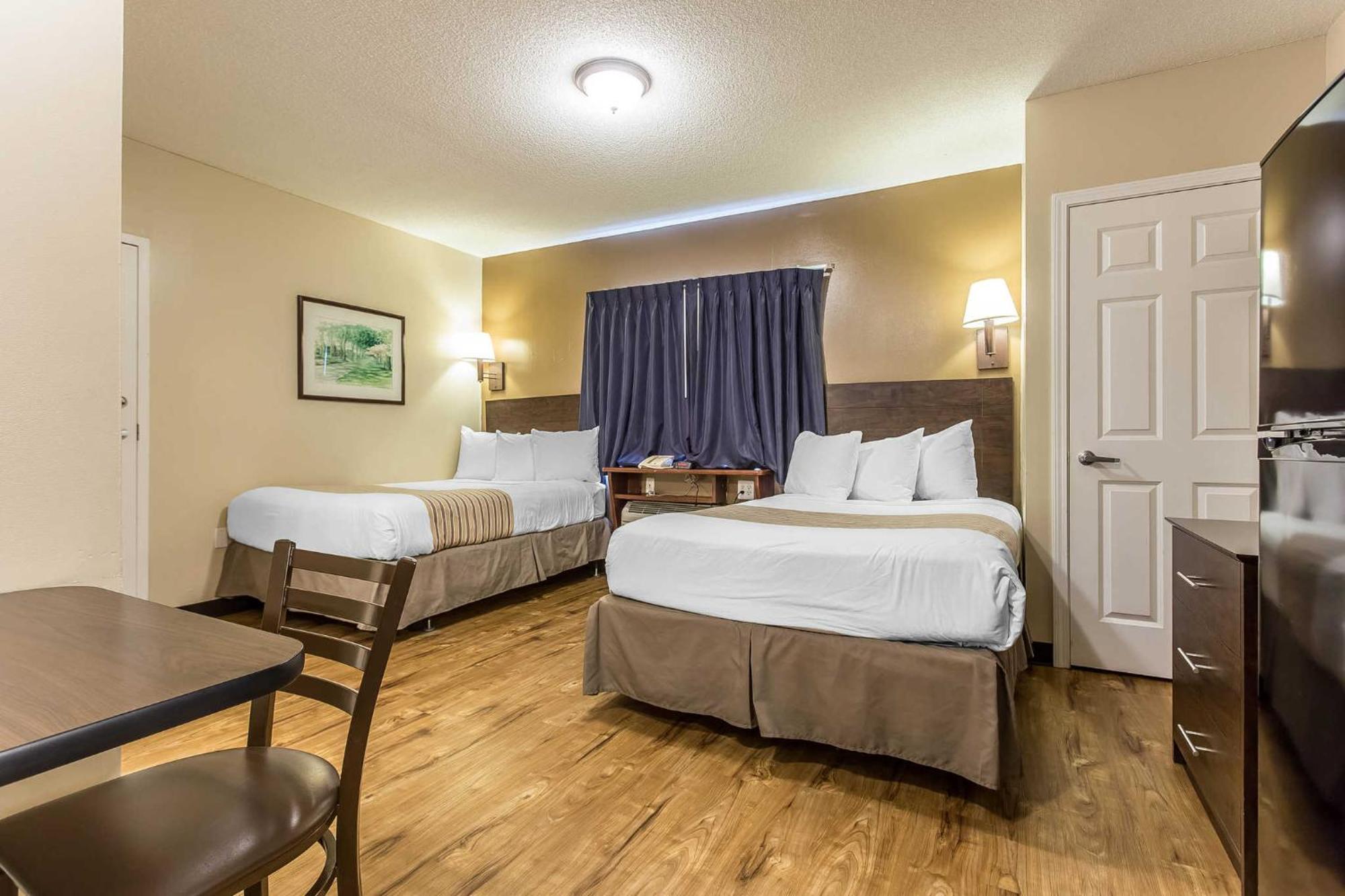 Suburban Near Of North Carolina-charlotte Hotel