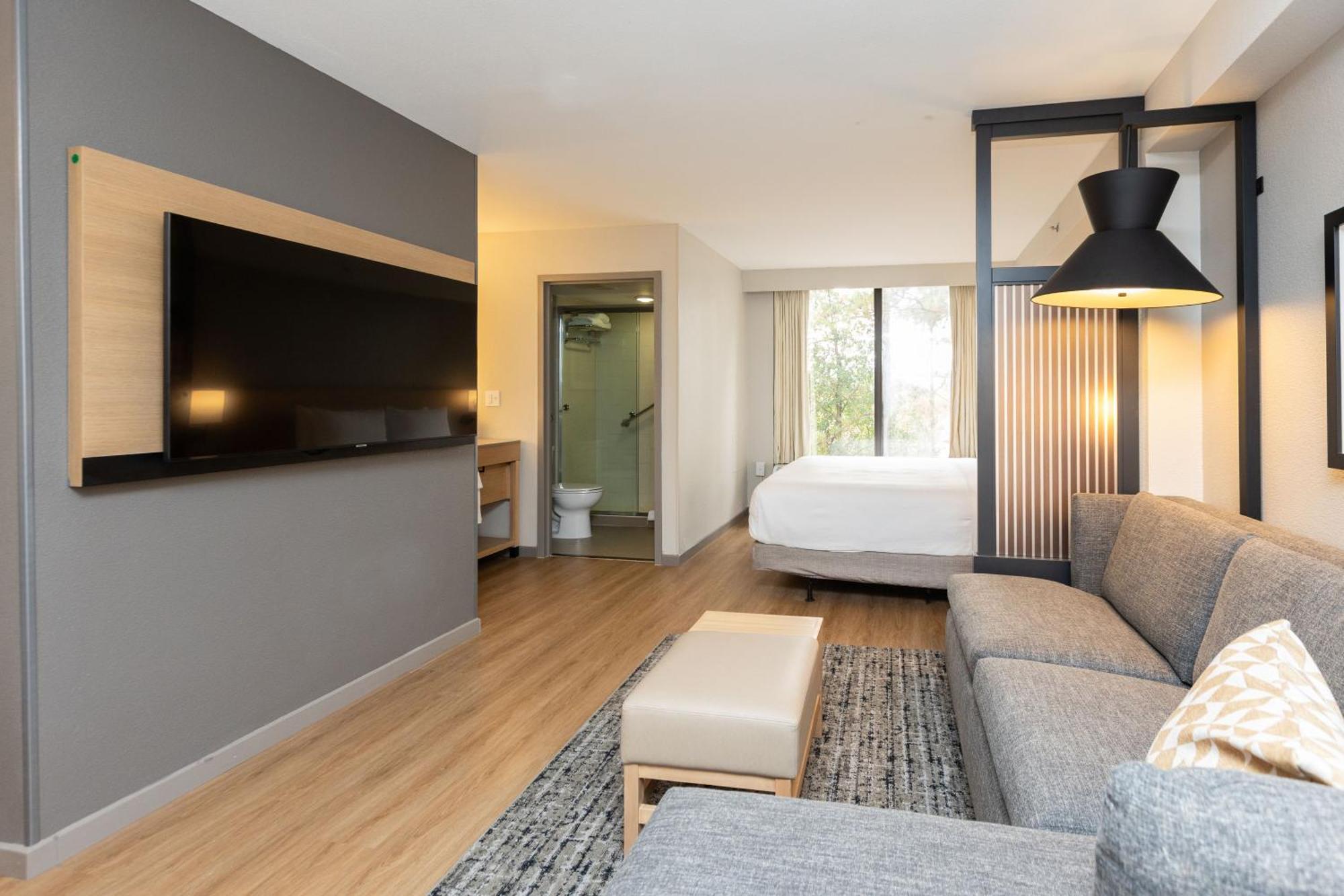 Hyatt Place Arrowood 3*