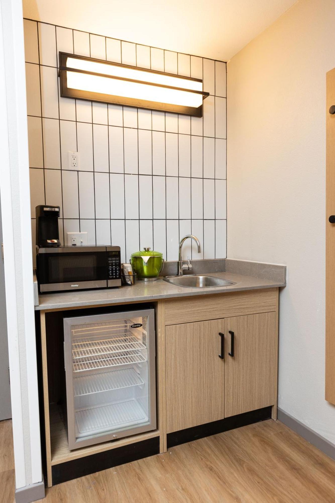 Hyatt Place Arrowood 3*