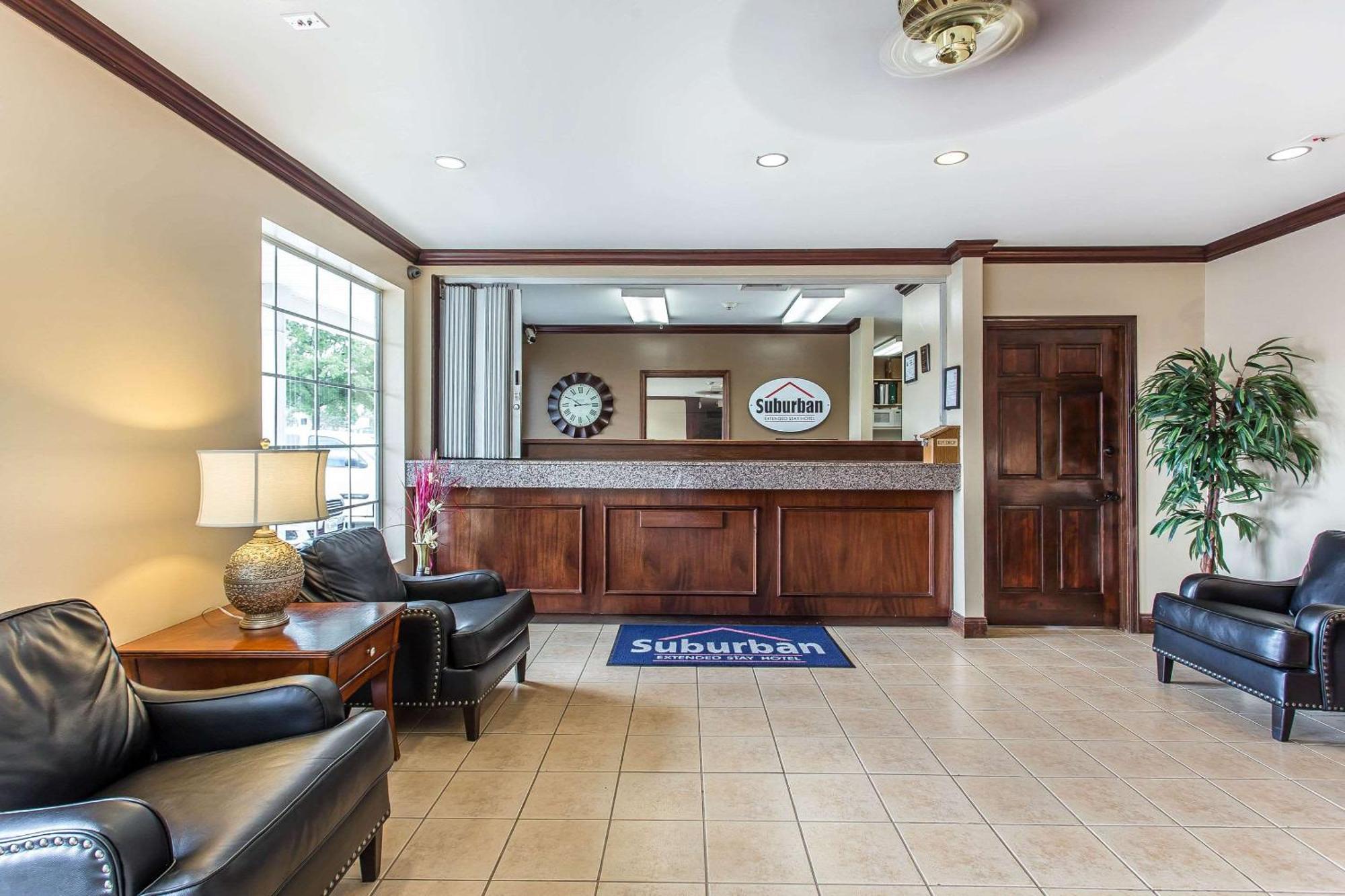 Suburban Near Of North Carolina-charlotte Hotel 2*