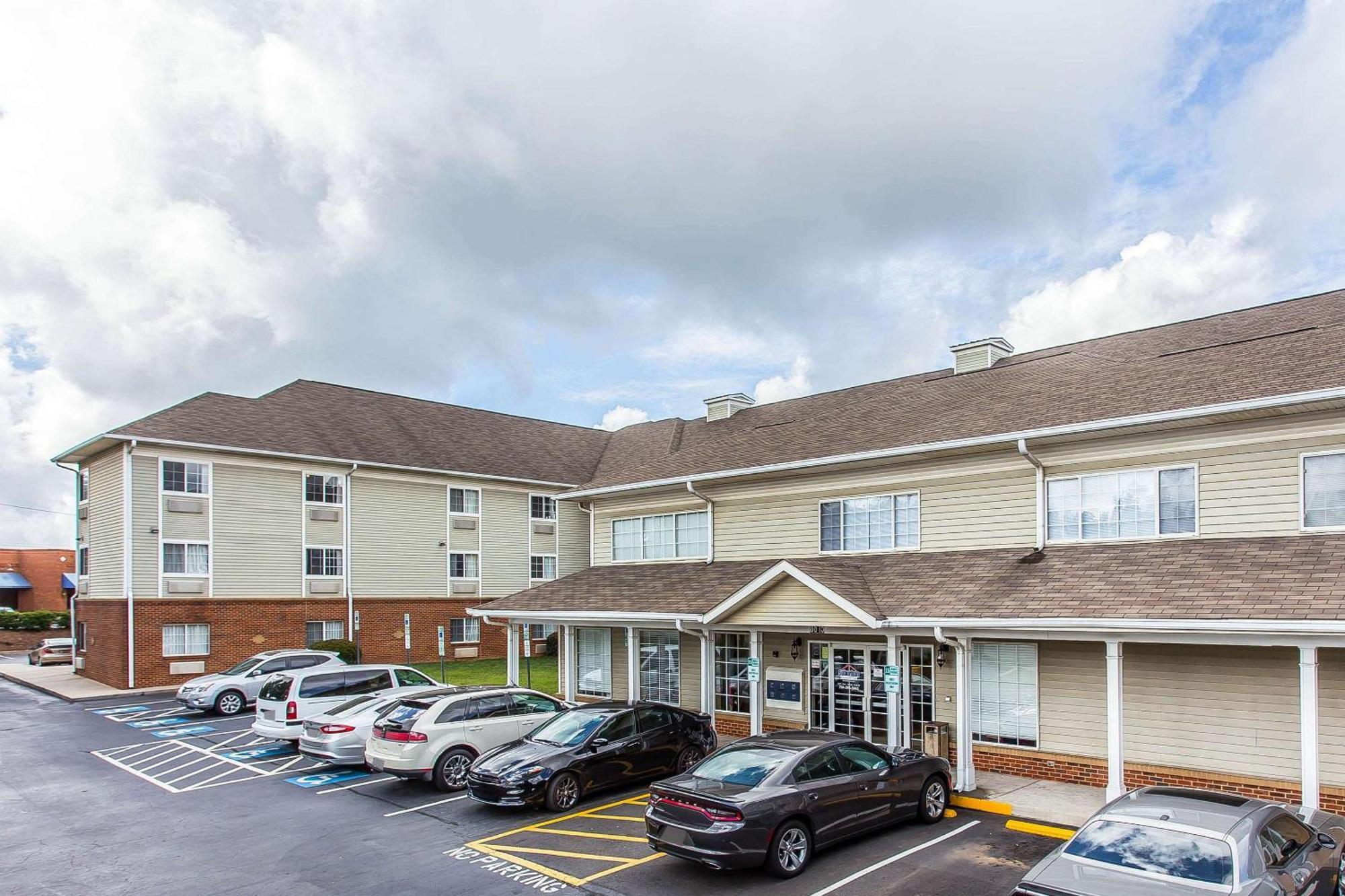 Suburban Near Of North Carolina-charlotte Hotel Charlotte