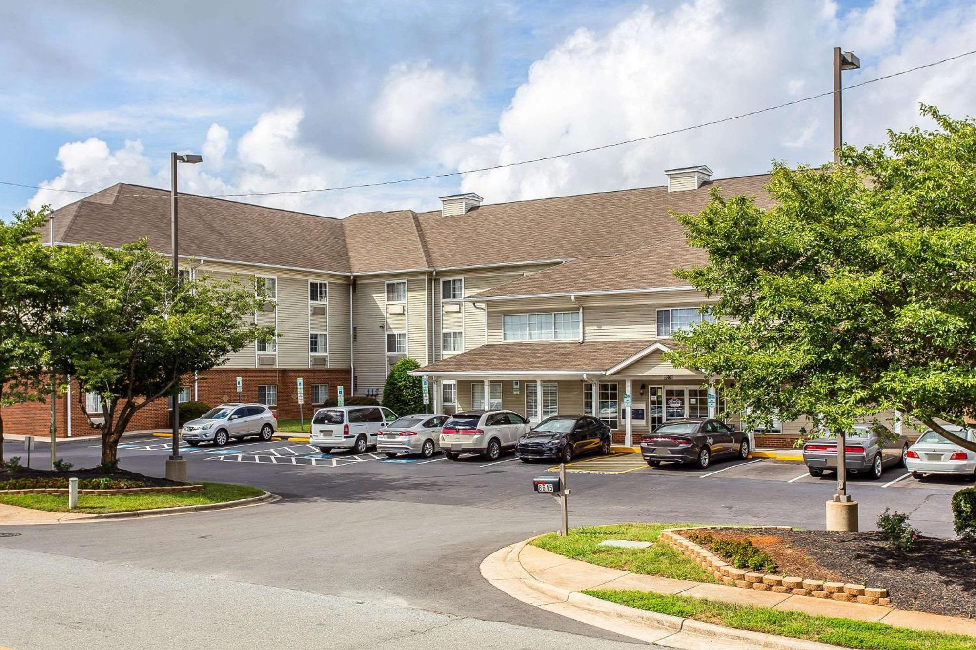 Suburban Near Of North Carolina-charlotte Hotel Charlotte