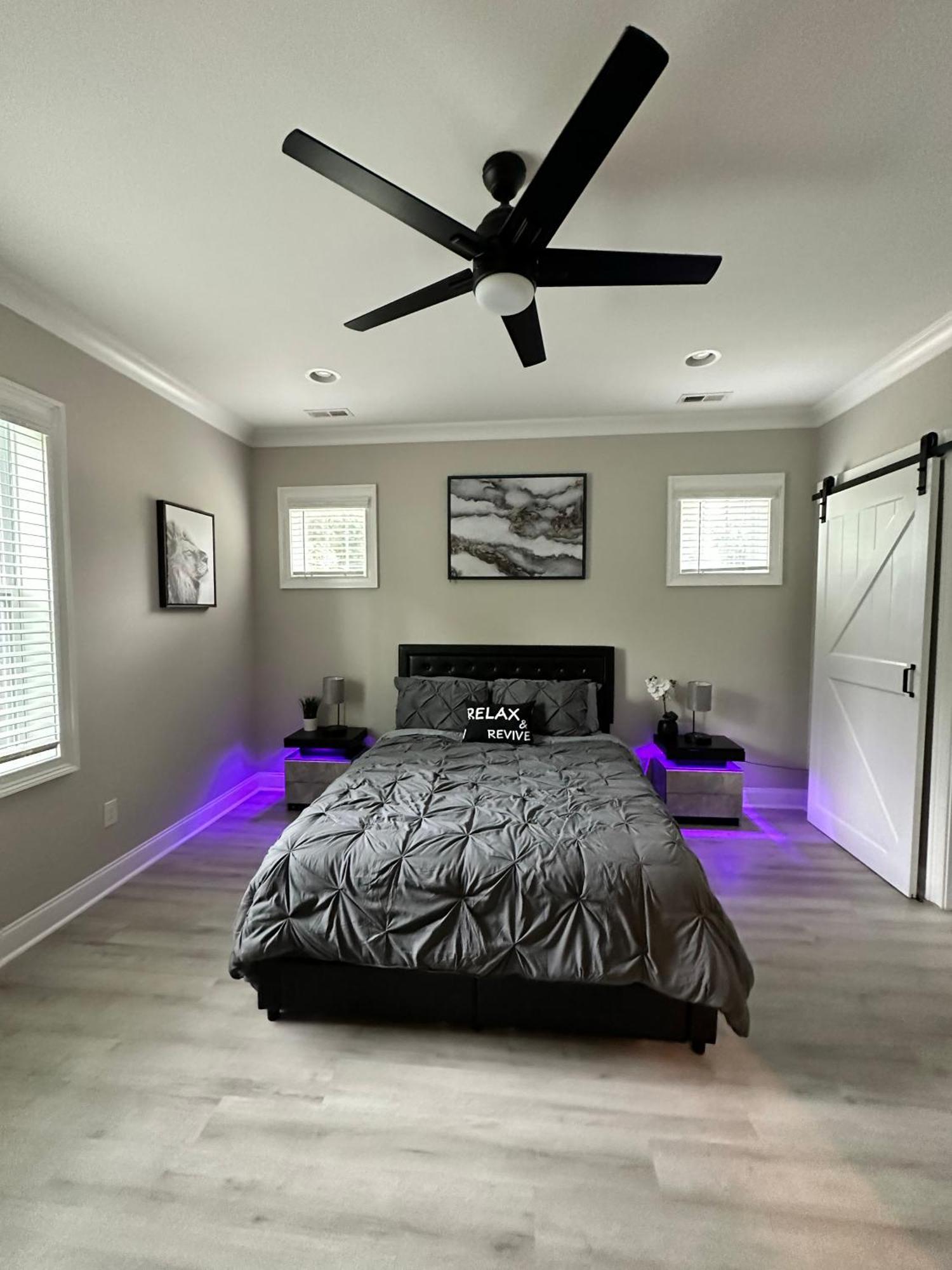New Charming 3bd Townhome With Wifi - 9 Min To Uptown *