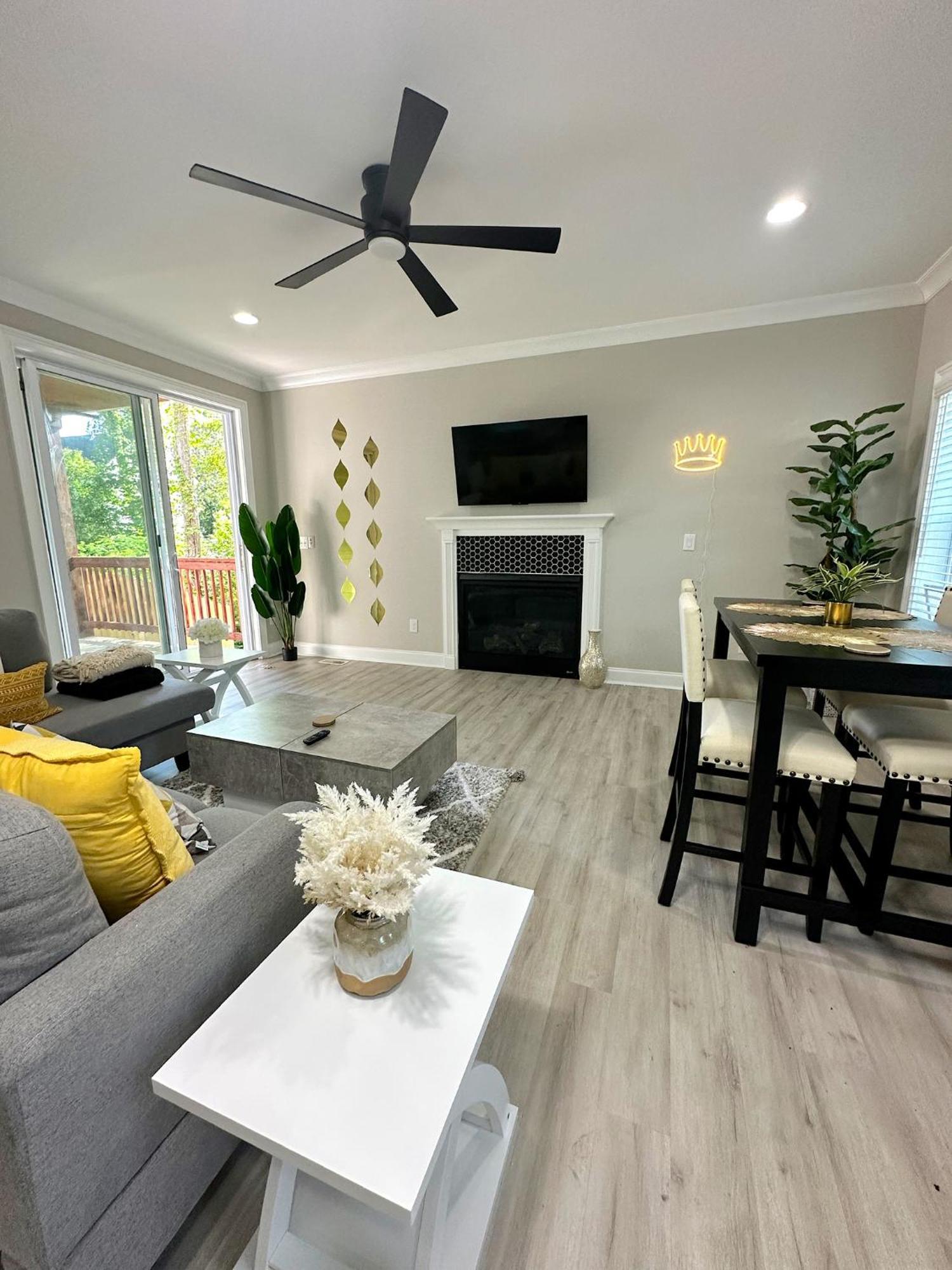 New Charming 3bd Townhome With Wifi - 9 Min To Uptown * Charlotte