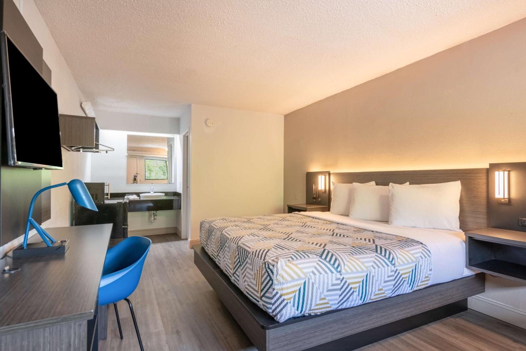 6-charlotte, Nc - Coliseum Hotel 2*