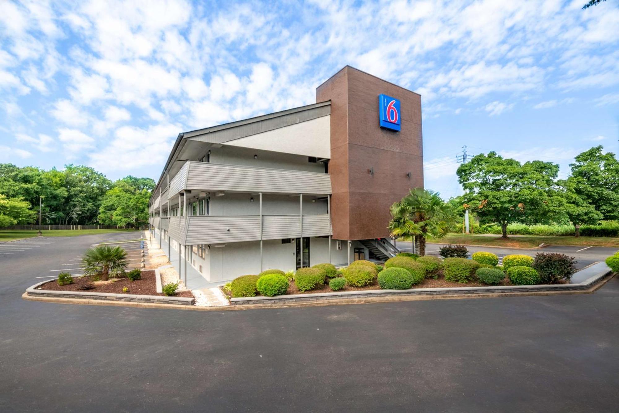 Hotel 6-charlotte, Nc - Coliseum