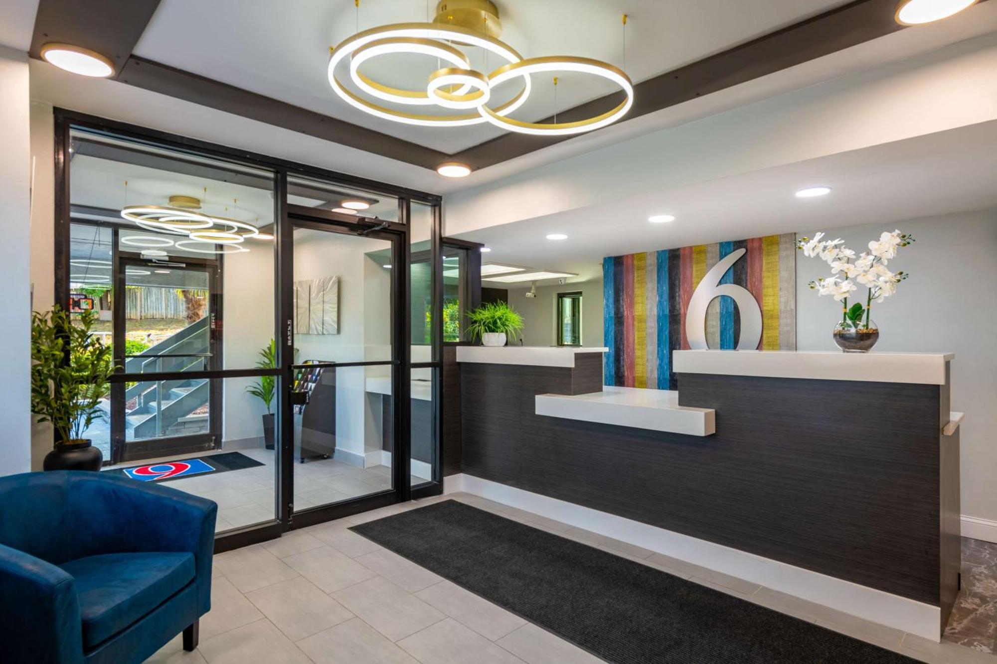 6-charlotte, Nc - Coliseum Hotel 2*