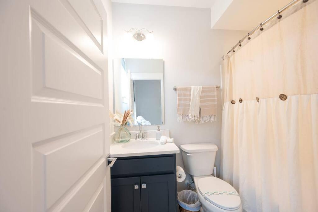 The Sente, New Home, Two Miles To Downtown Holiday home Charlotte