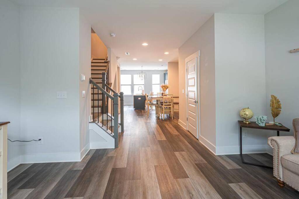 The Sente, New Home, Two Miles To Downtown
