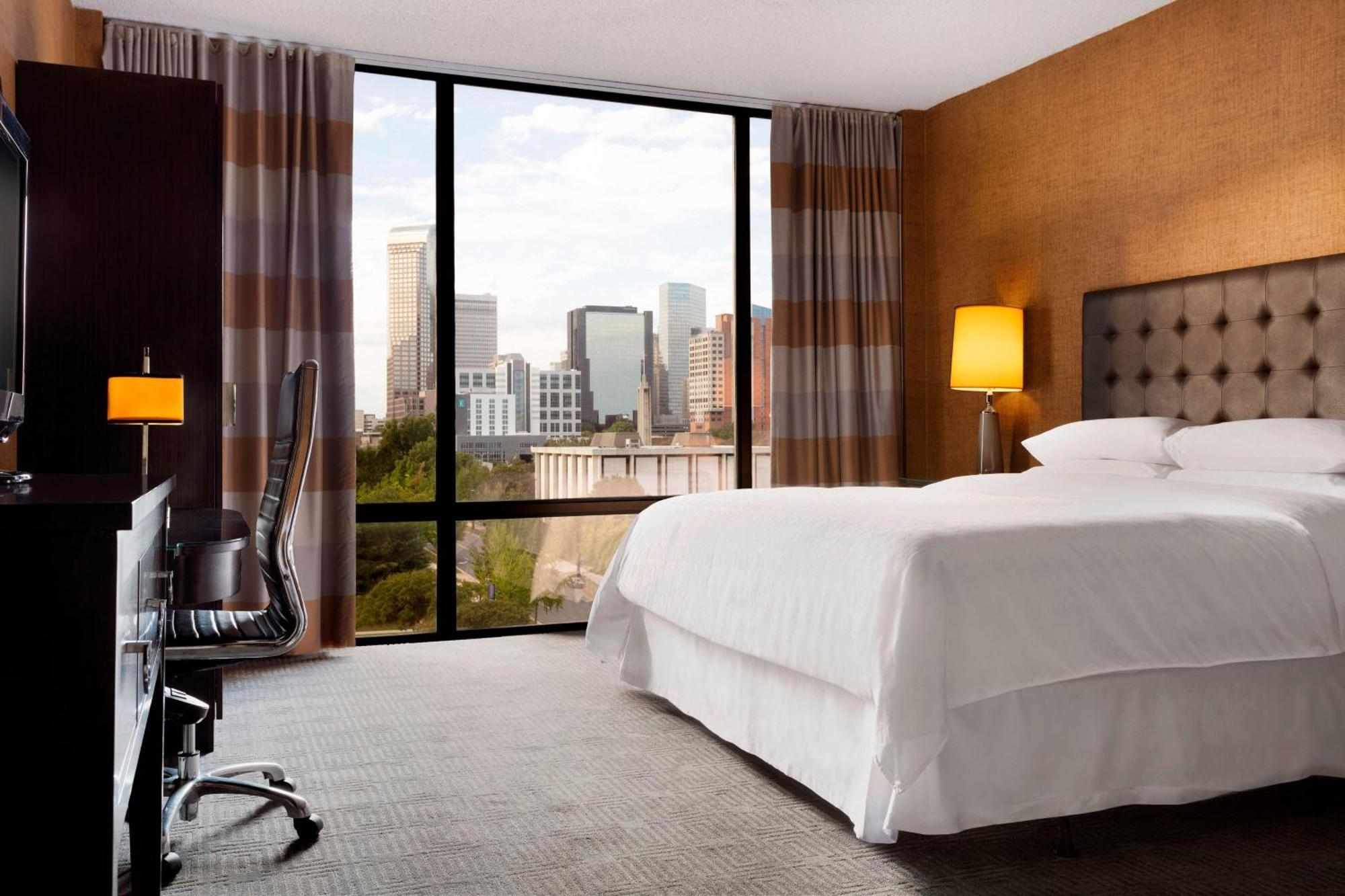 Sheraton 4*