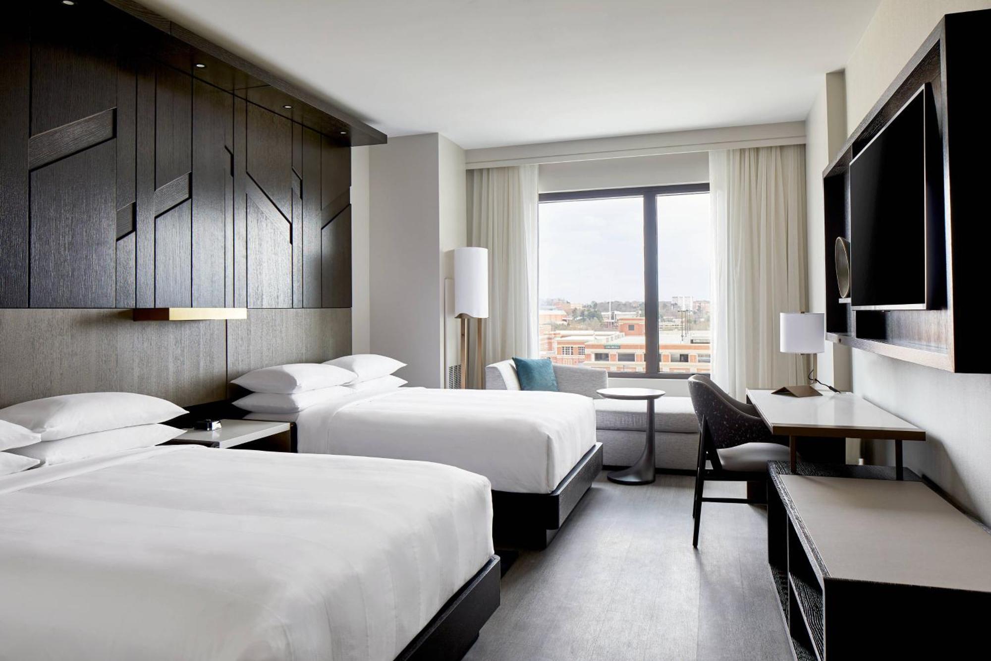 Unc Marriott & Conference Center Hotel 3*