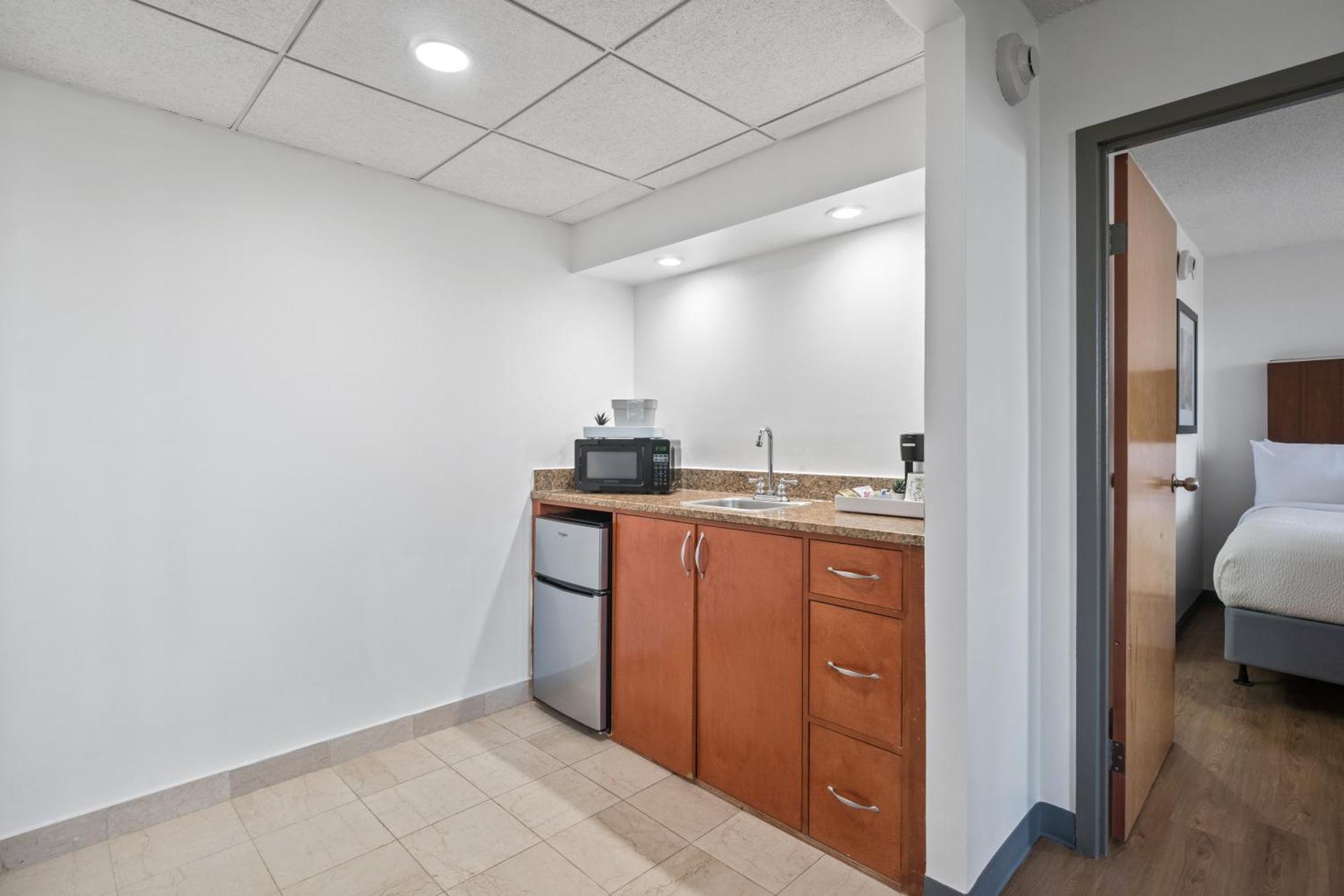 315 Loso Airport Aparthotel *