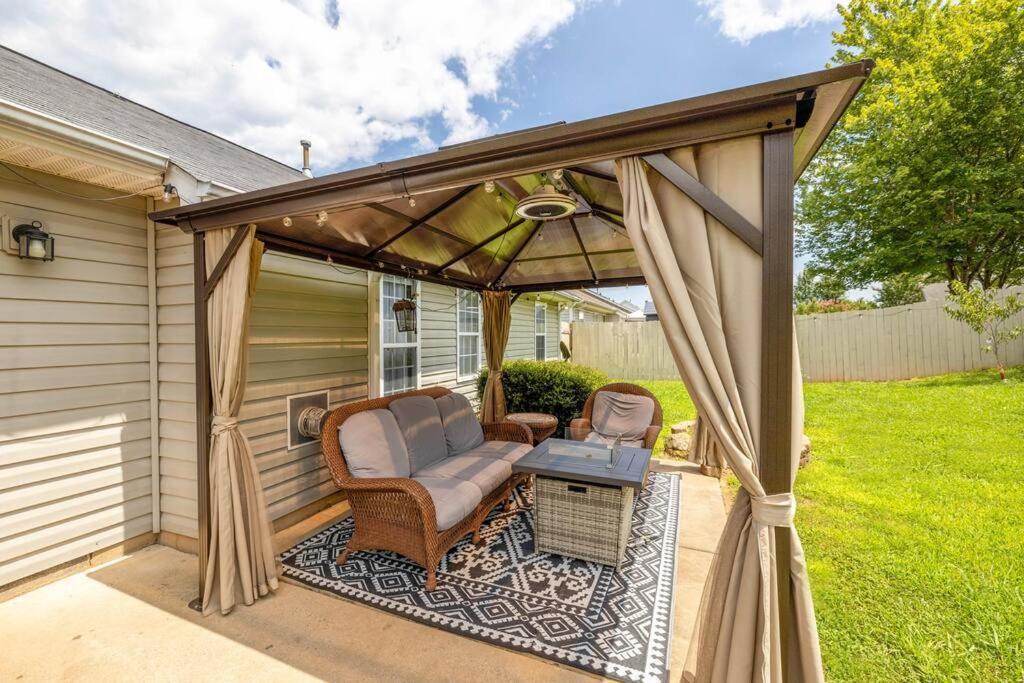 Holiday home Queen Family-friendly Entire House, Charlotte