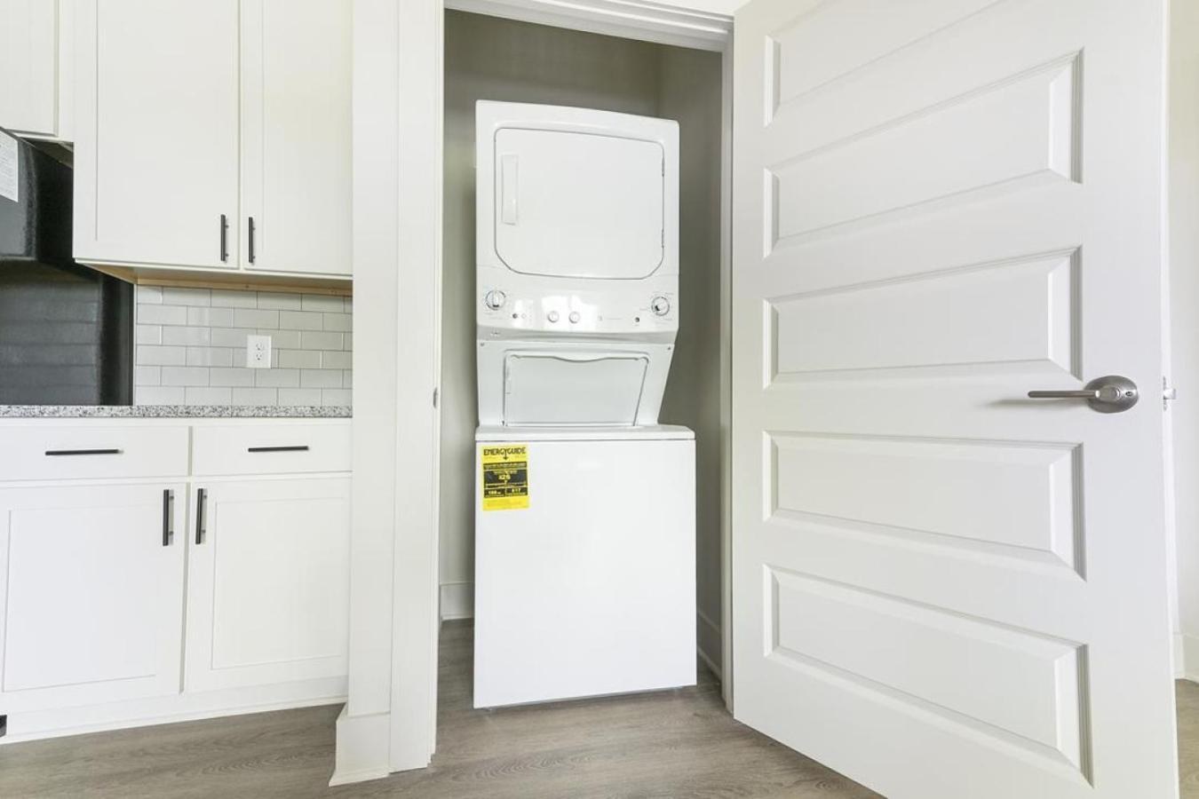 Landing At The Henry - 2 Bedrooms In Northwest * Charlotte