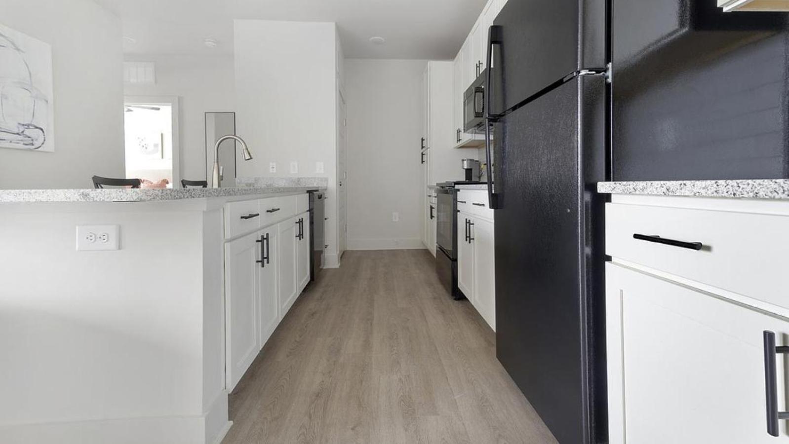 Landing At The Henry - 2 Bedrooms In Northwest *