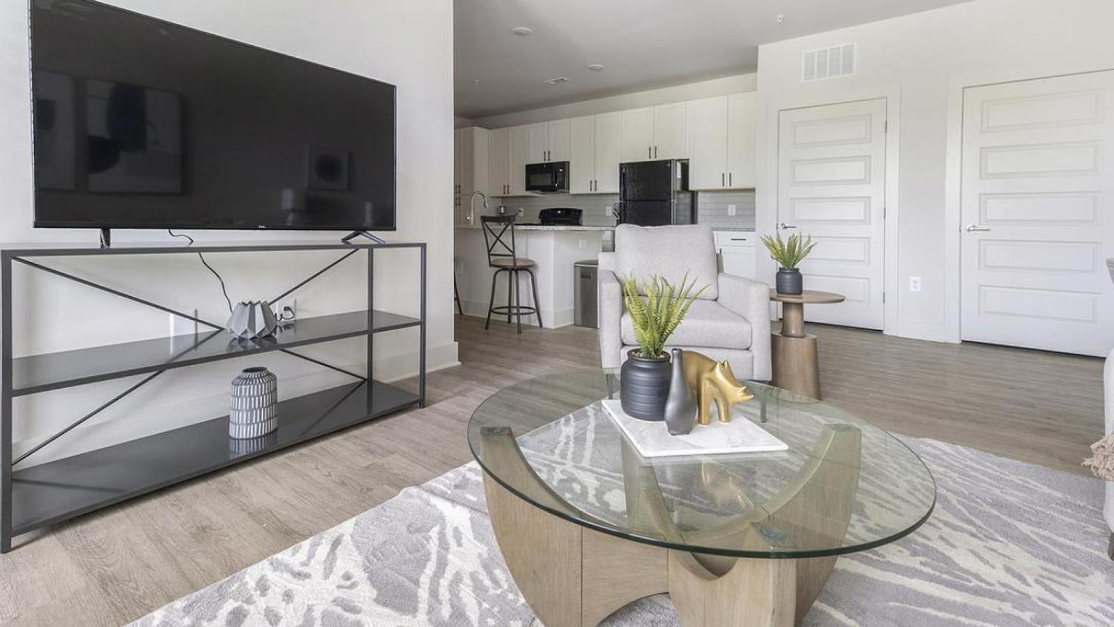 Landing At The Henry - 2 Bedrooms In Northwest *