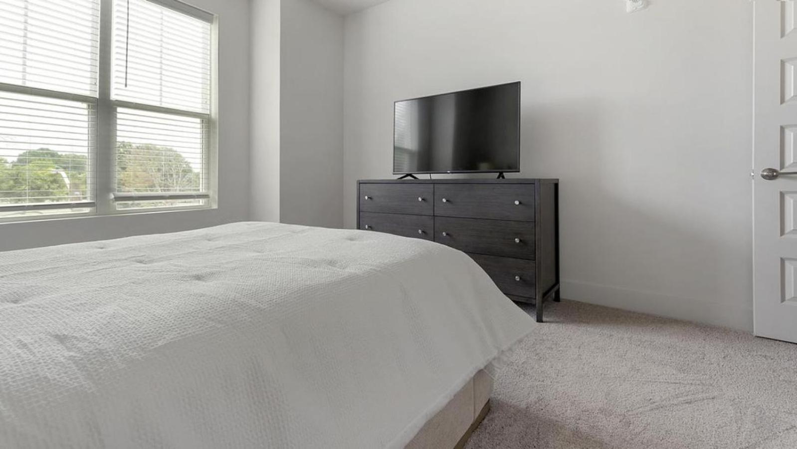 Apartment Landing At The Henry - 2 Bedrooms In Northwest Charlotte